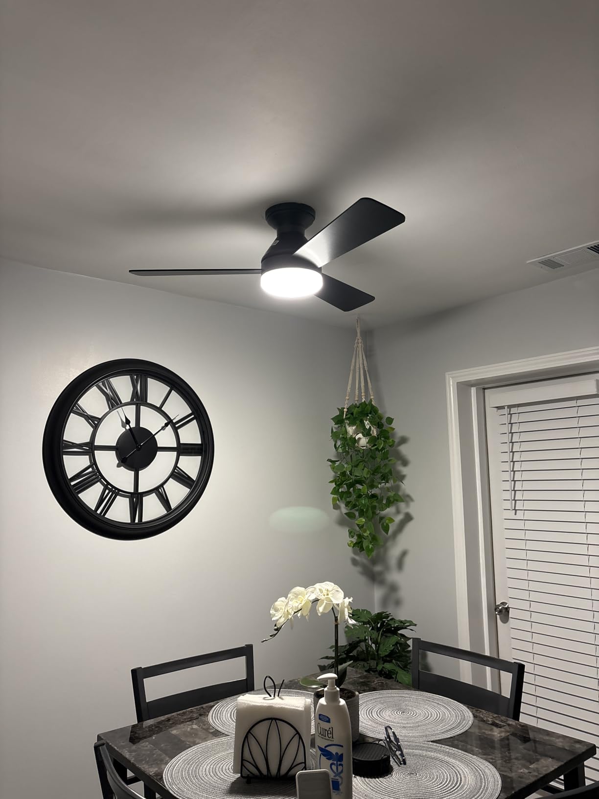 Amico Ceiling Fans with Lights, 42 inch Low Profile Ceiling fan with Light and Remote Control, Flush Mount, Reversible, 3CCT, Dimmable, Noiseless, Black Ceiling Fan for Bedroom, Indoor/Outdoor Use Customer Review Amico Ceiling Fans with Lights, 42 inch Low Profile Ceiling fan with Light and Remote Control, Flush Mount, Reversible, 3CCT, Dimmable, Noiseless, Black Ceiling Fan for Bedroom, Indoor/Outdoor Use - Customer Photo 2