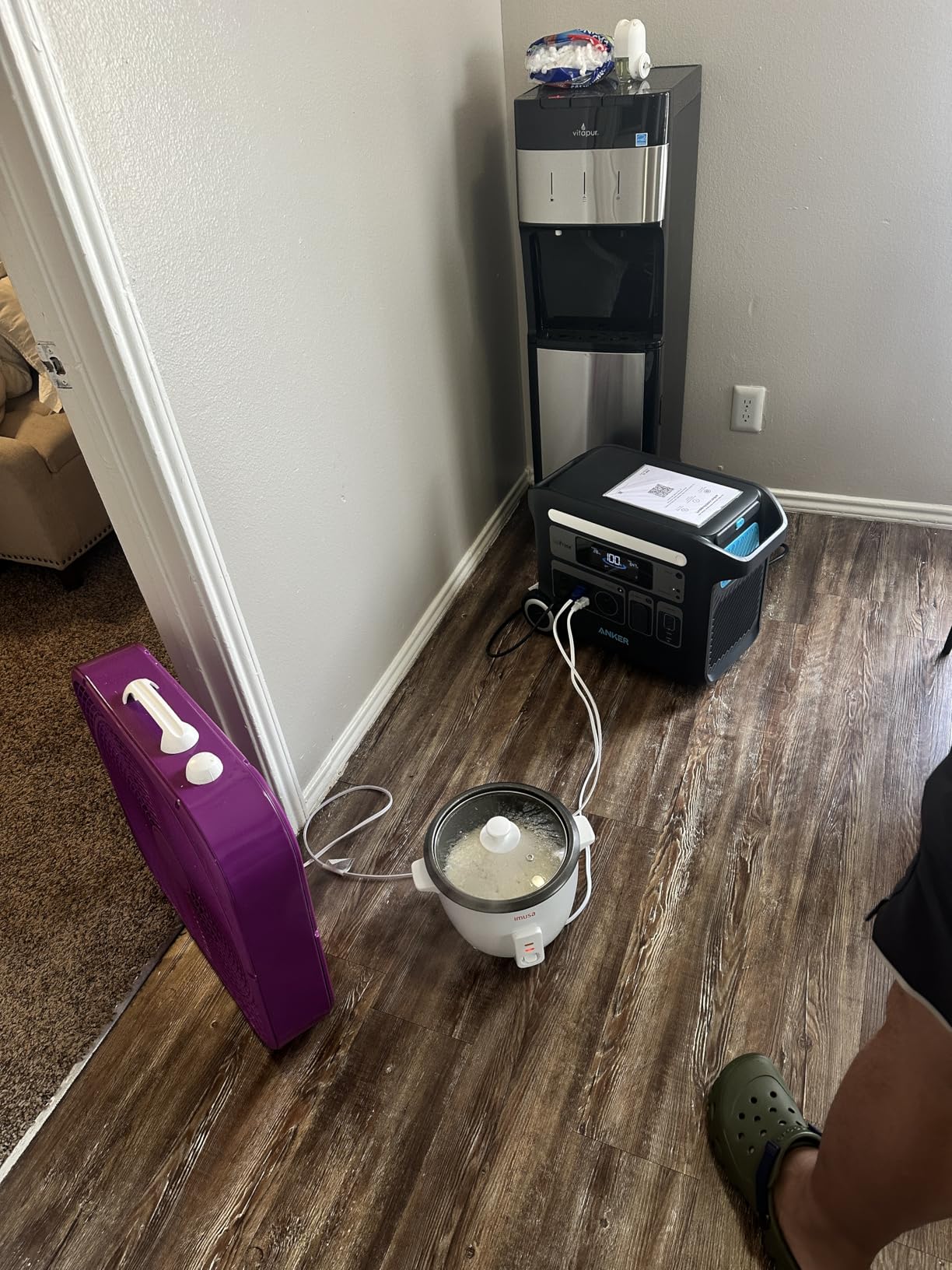 Anker SOLIX F2000 Solar Generator, 2048Wh Portable Power Station with 400W Solar Panel, LiFePO4 Batteries, 4 AC Outlets Up to 2400W for Home, Power Outages, Camping, and RVs - Customer Photo 2