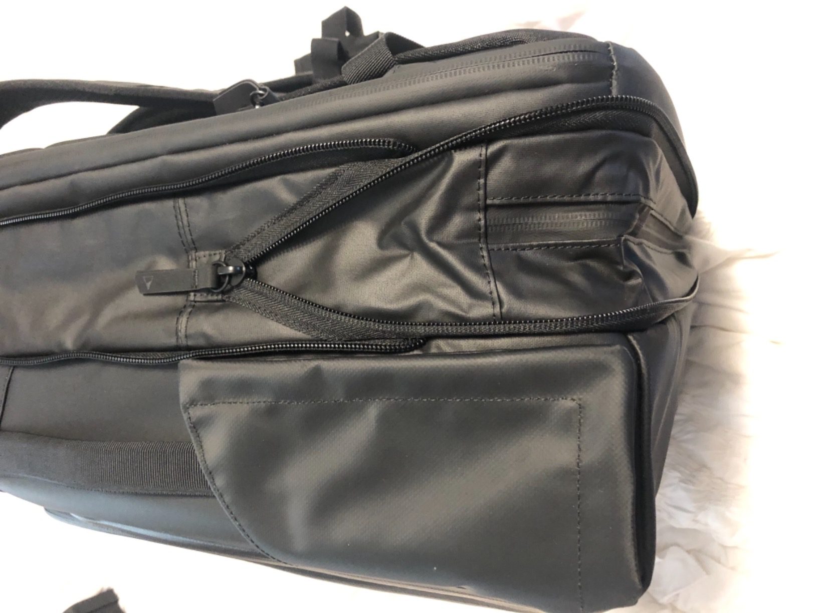 NOMATIC 14L Travel Pack - Water Resistant Laptop Bag - TSA-Ready Expandable Backpack (Olive) Customer Review NOMATIC 14L Travel Pack - Water Resistant Laptop Bag - TSA-Ready Expandable Backpack (Olive) - Customer Photo 2