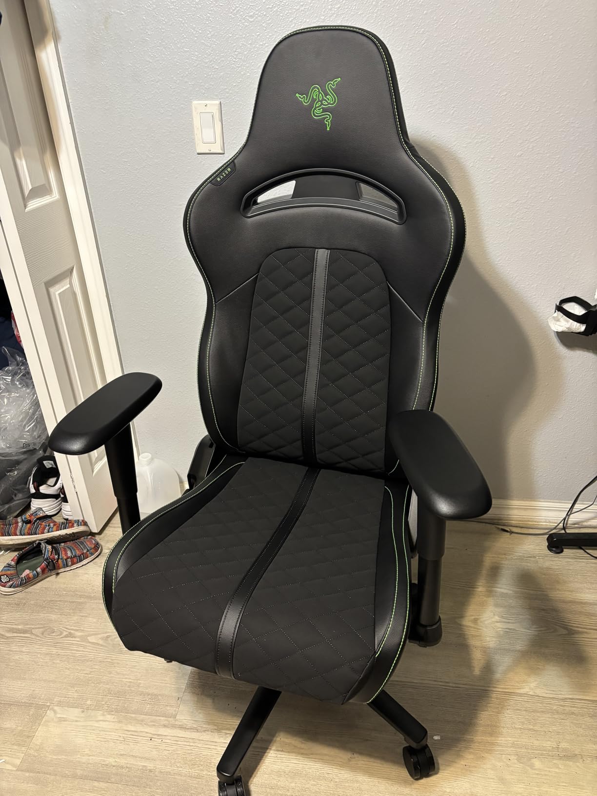 Razer Enki X Essential Gaming Chair: All-Day Comfort - Built-in Lumbar Arch - Optimized Cushion Density - Dual-Textured, Eco-Friendly Synthetic Leather - Adjustable 152-degree Recline - Black - Customer Photo 2