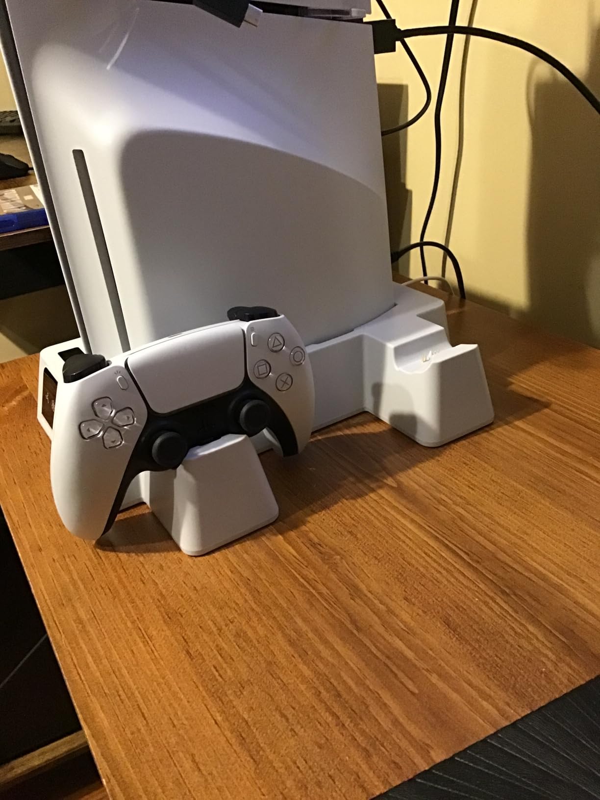 YOGES PS5 Cooling Station with Temperature Sensor, 2H Fast PS5 Dual Controller Charger Station, PS5 Stand Charging Station Accessories Cooler Fan for PlayStation 5 Customer Review YOGES PS5 Cooling Station with Temperature Sensor, 2H Fast PS5 Dual Controller Charger Station, PS5 Stand Charging Station Accessories Cooler Fan for PlayStation 5 - Customer Photo 3