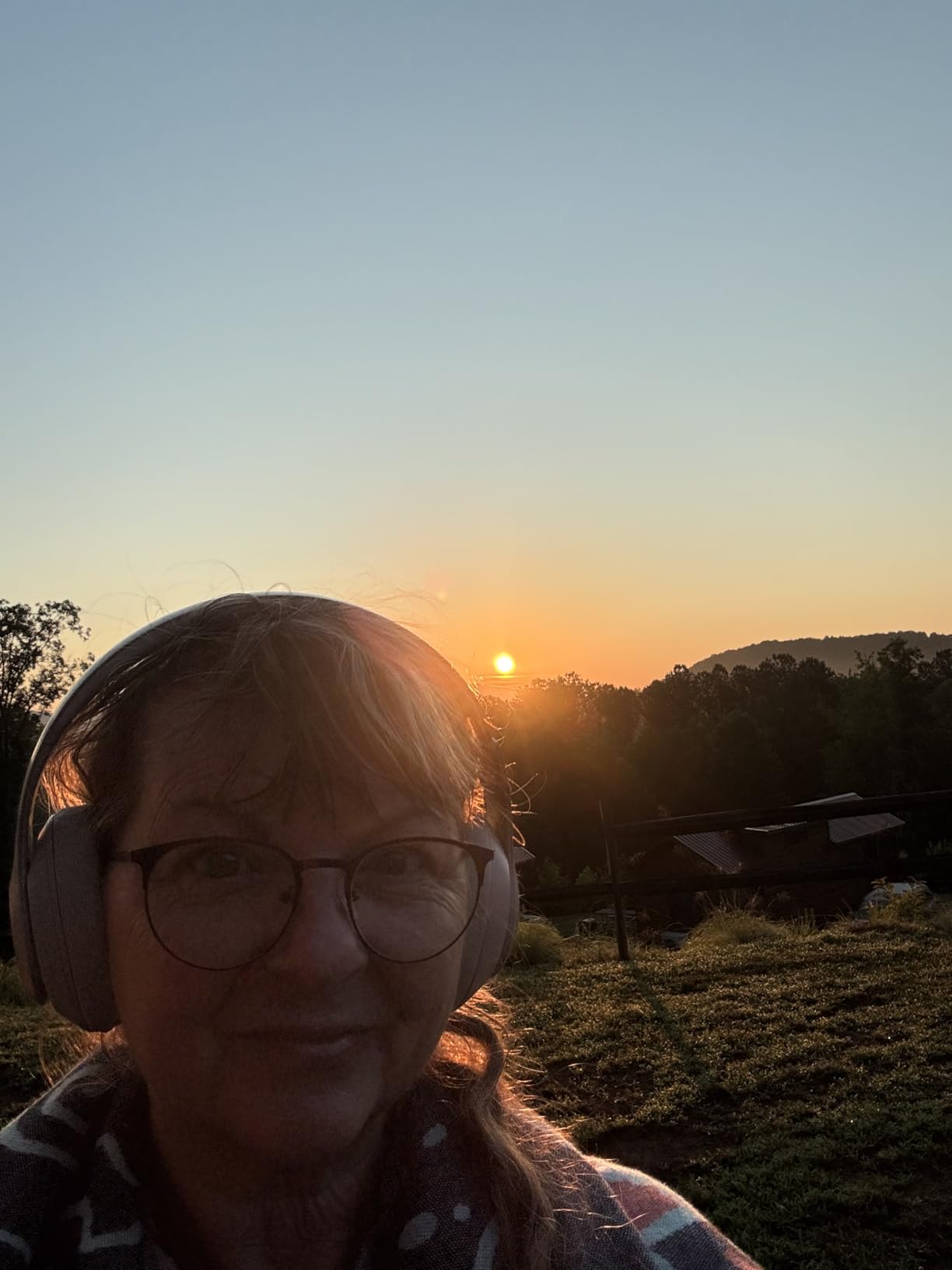 Beats Studio Pro (Renewed Premium) Wireless Bluetooth Noise Cancelling Headphones - Sandstone Customer Review Beats Studio Pro (Renewed Premium) Wireless Bluetooth Noise Cancelling Headphones - Sandstone - Customer Photo 1
