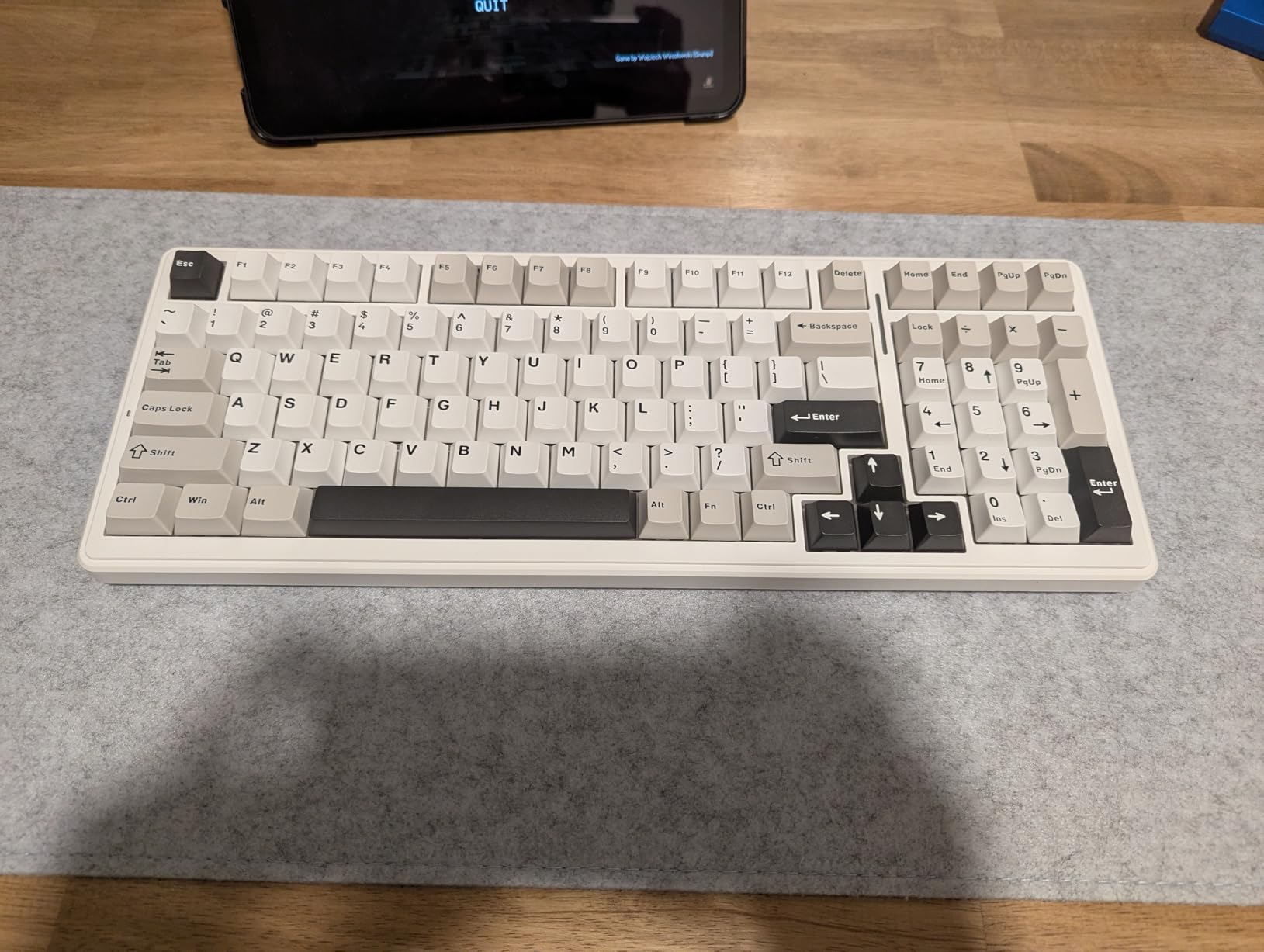 AULA F99 Wireless Mechanical Keyboard,Tri-Mode BT5.0/2.4GHz/USB-C Hot Swappable Custom Keyboard,Pre-lubed Linear Switches,RGB Backlit Computer Gaming Keyboards for PC/Tablet/PS/Xbox Customer Review AULA F99 Wireless Mechanical Keyboard,Tri-Mode BT5.0/2.4GHz/USB-C Hot Swappable Custom Keyboard,Pre-lubed Linear Switches,RGB Backlit Computer Gaming Keyboards for PC/Tablet/PS/Xbox - Customer Photo 1