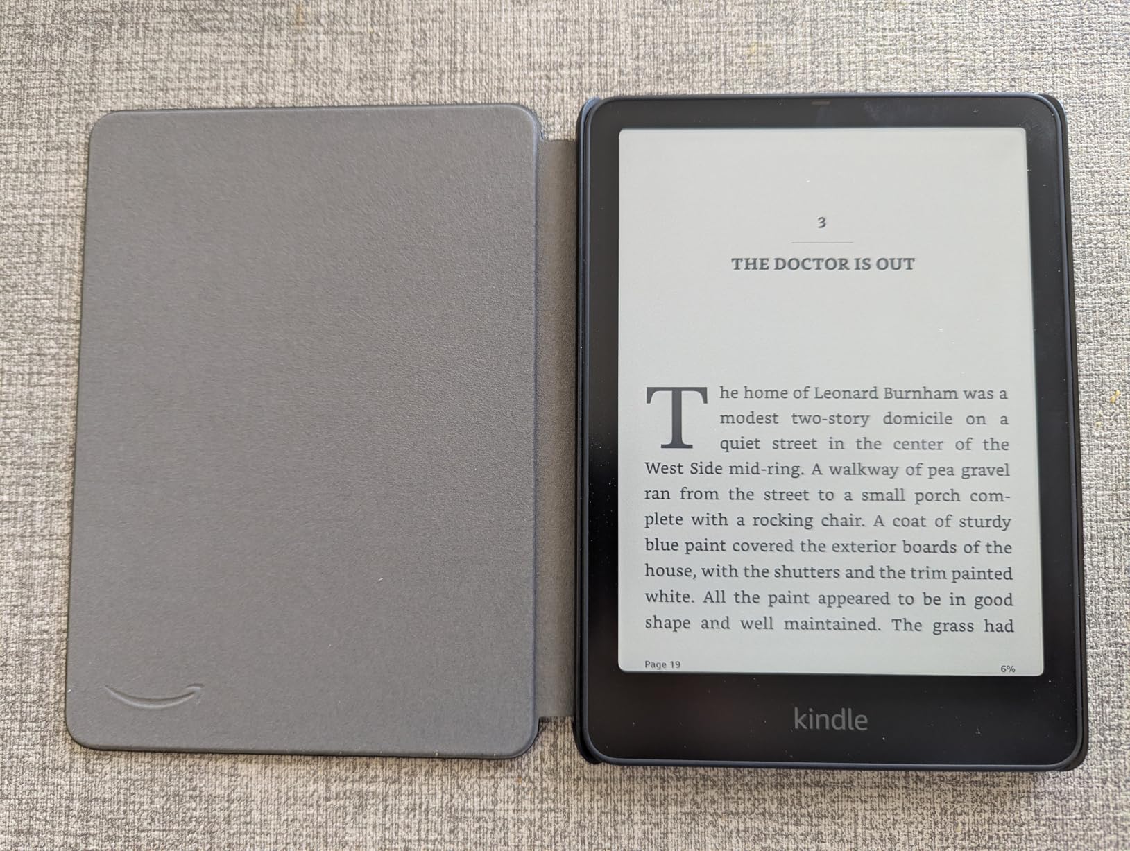 Amazon Kindle Colorsoft Signature Edition 32GB (newest model) – With color display, auto-adjusting front light, wireless charging, and long battery life - Metallic Black - Customer Photo 5