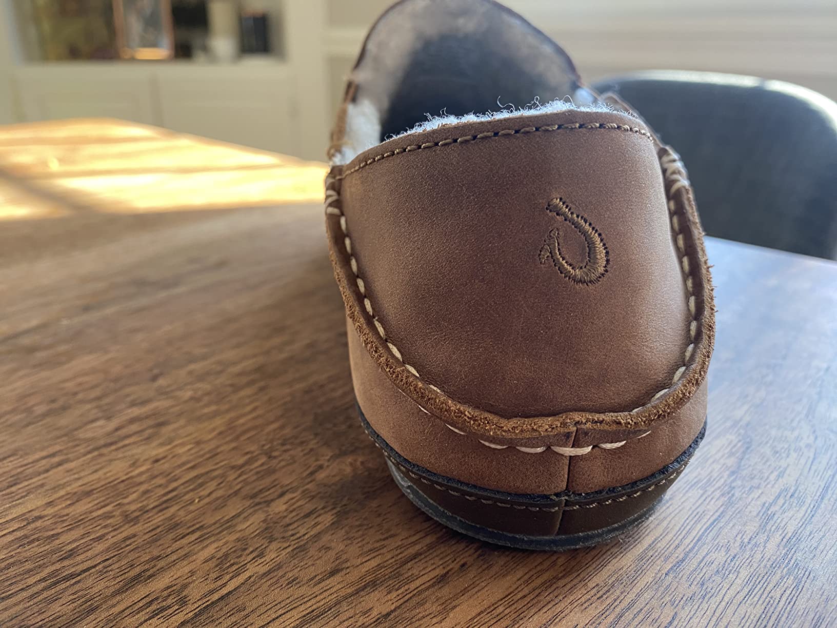 OLUKAI Moloa Slipper, Men's Premium Leather Slip-On Shoes, Soft Genuine Shearling Lining & Gel Insert, Drop-In Heel & All-Day Comfort Customer Review OLUKAI Moloa Slipper, Men's Premium Leather Slip-On Shoes, Soft Genuine Shearling Lining & Gel Insert, Drop-In Heel & All-Day Comfort - Customer Photo 5