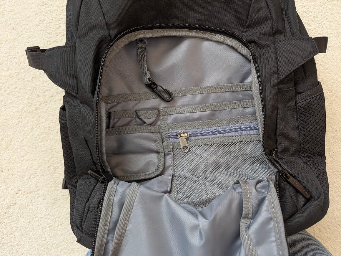 Amazon Basics Travel Laptop Backpack for 15.6 inch Laptop, Black Customer Review Amazon Basics Travel Laptop Backpack for 15.6 inch Laptop, Black - Customer Photo 1