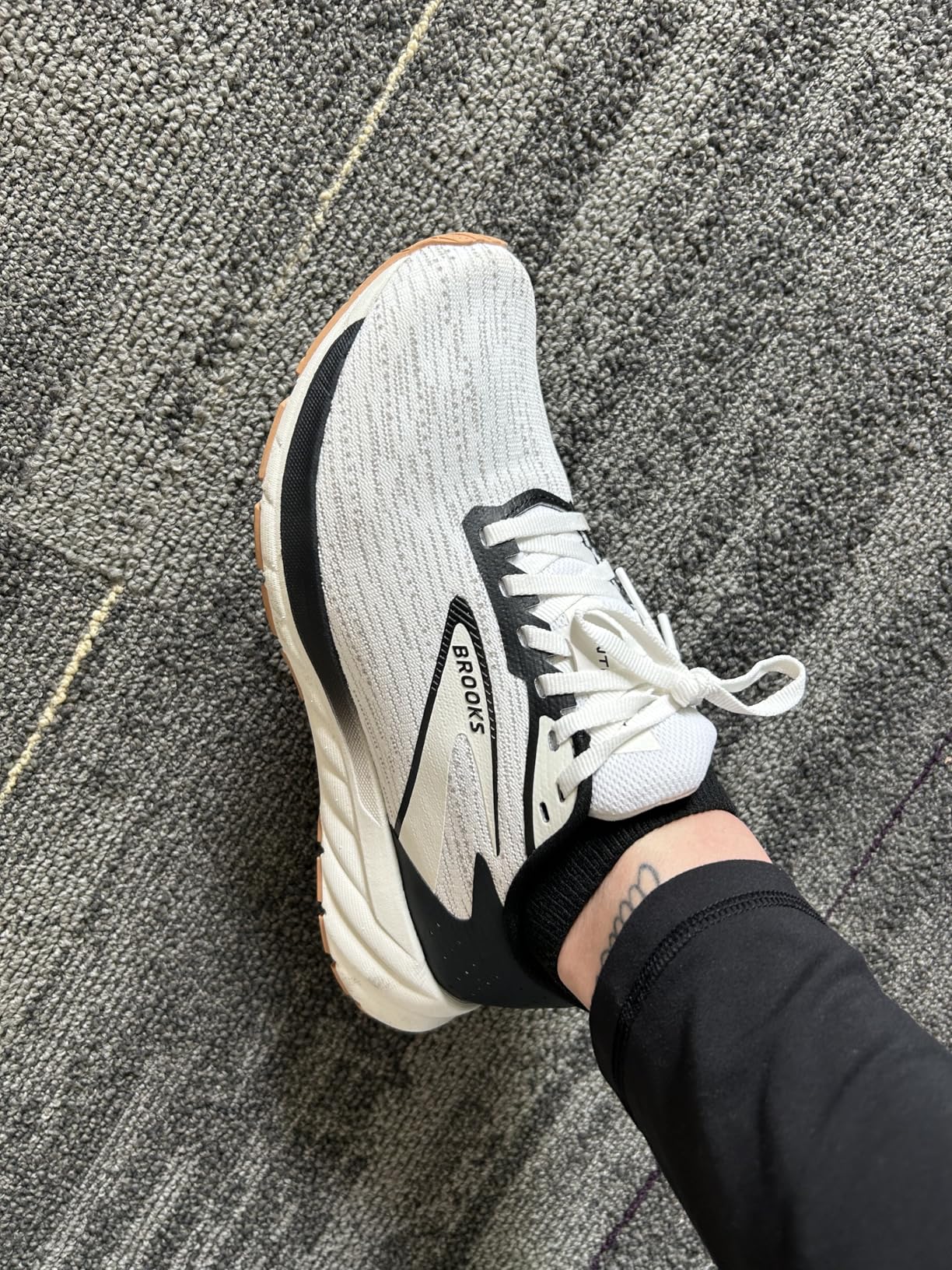 Brooks Women's Anthem 7 Neutral Running Shoe Customer Review Brooks Women's Anthem 7 Neutral Running Shoe - Customer Photo 4