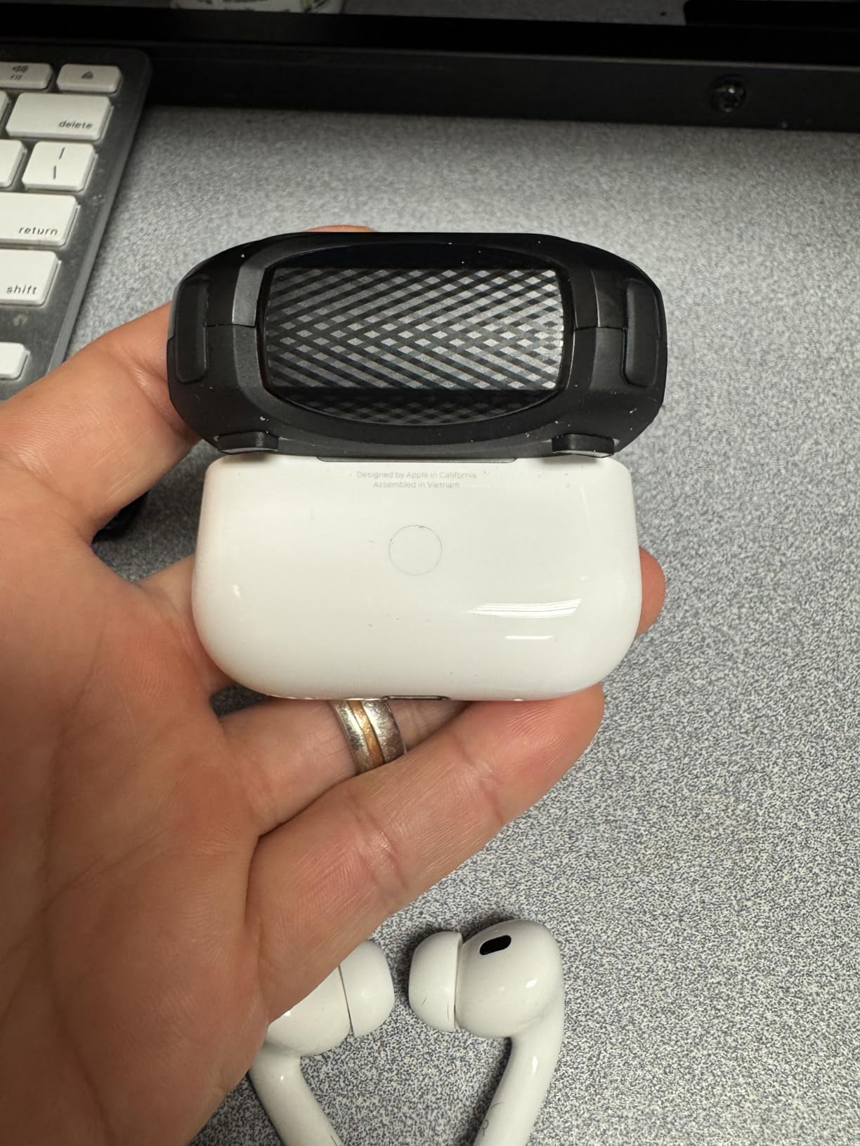 Apple AirPods Pro 2 Wireless Earbuds, Active Noise Cancellation, Hearing Aid Feature, Bluetooth Headphones, Transparency, Personalized Spatial Audio, High-Fidelity Sound, H2 Chip, USB-C Charging - Customer Photo 4