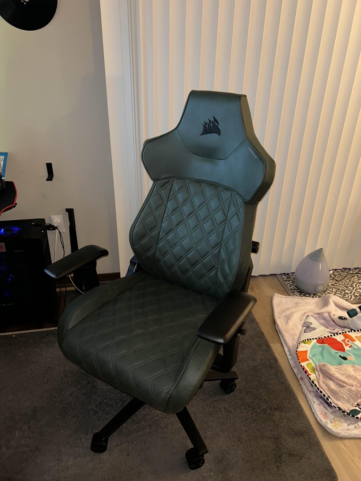Corsair TC500 Luxe Gaming Chair – Premium Breathable Fabric – Wide Seat – Five-Way Adjustable Armrests – Adjustable Built-in Lumbar Support – 90-160 Degree Recline – Sherwood - Customer Photo 2