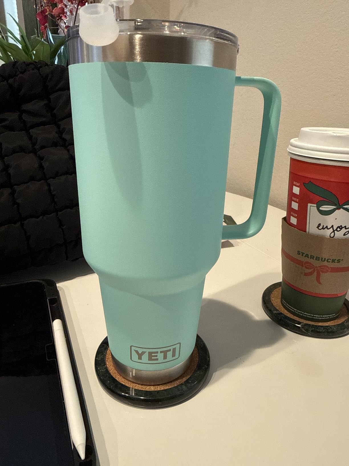 YETI Rambler 42 oz Tumbler with Handle and Straw Lid, Travel Mug Water Tumbler, Vacuum Insulated Cup with Handle, Stainless Steel, Wild Vine Red Customer Review YETI Rambler 42 oz Tumbler with Handle and Straw Lid, Travel Mug Water Tumbler, Vacuum Insulated Cup with Handle, Stainless Steel, Wild Vine Red - Customer Photo 1