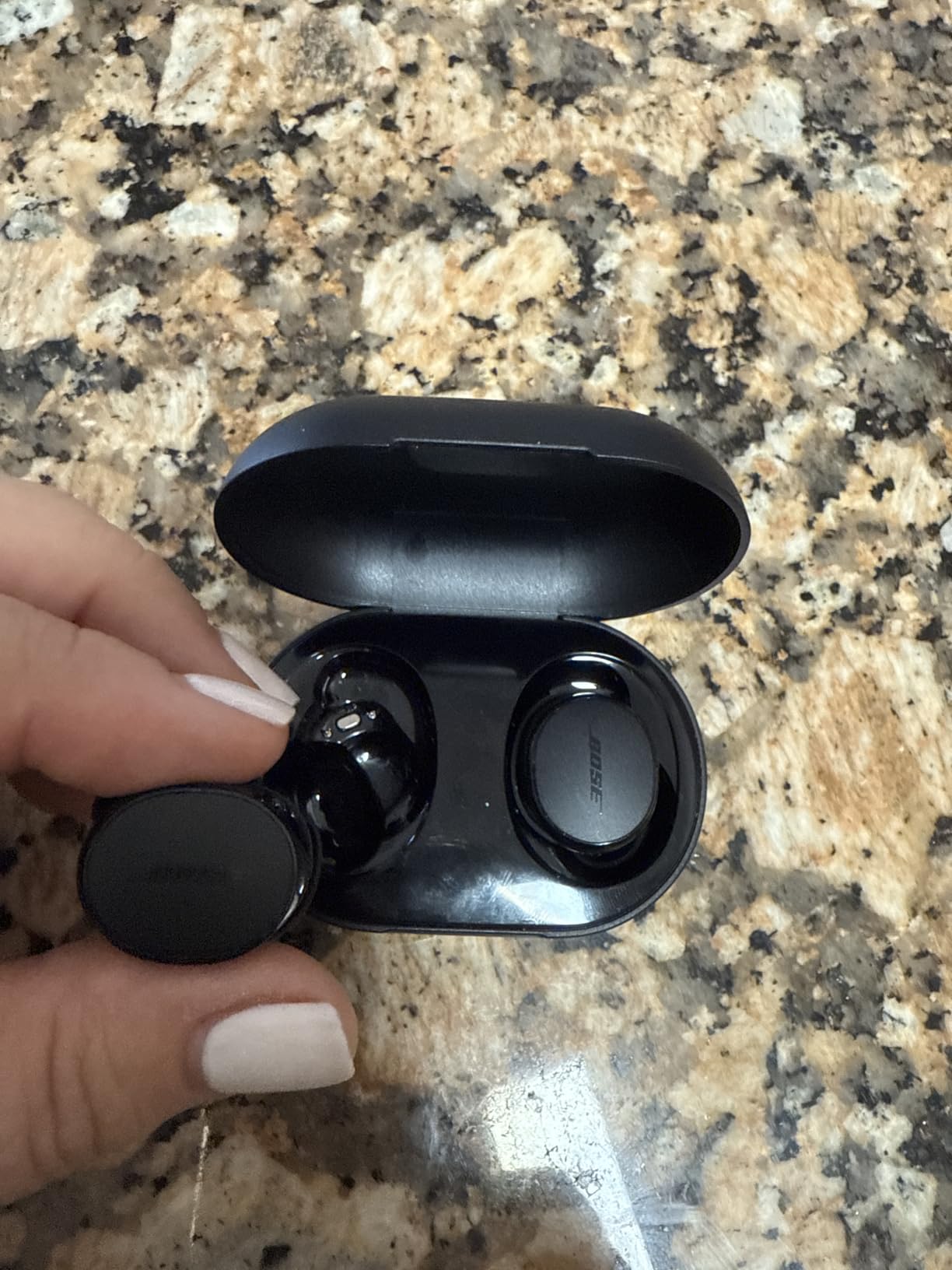 Bose QuietComfort Earbuds - True Wireless Bluetooth Earbuds with Active Noise Cancellation and Mic, USB-C Charging, IPX4 Rating, Up to 8.5 Hours of Playtime, Black Customer Review Bose QuietComfort Earbuds - True Wireless Bluetooth Earbuds with Active Noise Cancellation and Mic, USB-C Charging, IPX4 Rating, Up to 8.5 Hours of Playtime, Black - Customer Photo 2