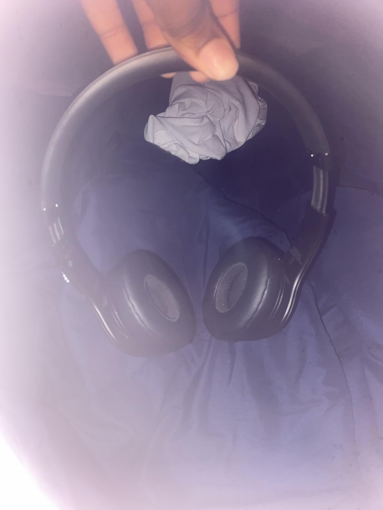 Beats Solo 4 - Wireless Bluetooth On-Ear Headphones, Apple & Android Compatible, Up to 50 Hours of Battery Life - Matte Black (Renewed Premium) Customer Review Beats Solo 4 - Wireless Bluetooth On-Ear Headphones, Apple & Android Compatible, Up to 50 Hours of Battery Life - Matte Black (Renewed Premium) - Customer Photo 2