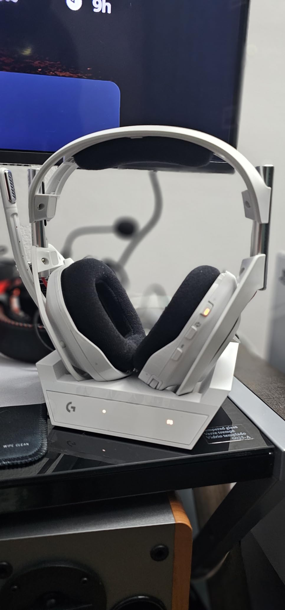 Logitech G Astro A50 Omni-Platform Wireless Gaming Headset + Base Station for PS5, Xbox, PC: PLAYSYNC Audio Switcher, <16 bit/48kHz (Console), <24 bit/48 kHz (PC), 24hr Battery, 2.4GHz & BT - Black Customer Review Logitech G Astro A50 Omni-Platform Wireless Gaming Headset + Base Station for PS5, Xbox, PC: PLAYSYNC Audio Switcher, <16 bit/48kHz (Console), <24 bit/48 kHz (PC), 24hr Battery, 2.4GHz & BT - Black - Customer Photo 1