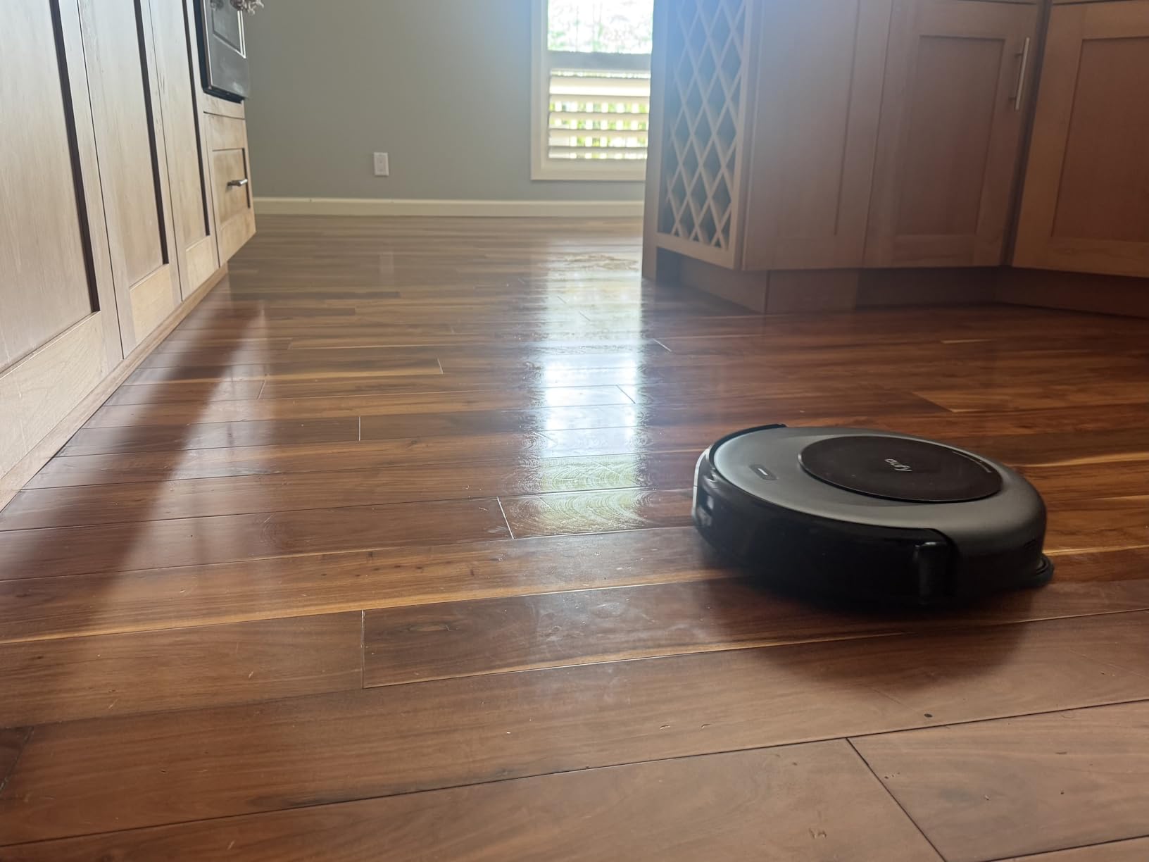 eufy Robot Vacuum Omni C20, Robot Vacuum and Mop Combo, All-in-One Station, Auto Mop Washing and Auto Drying for Hands-Free Cleaning, 7000 Pa Powerful Suction, Self Emptying, 3.35-Inch Design - Customer Photo 4