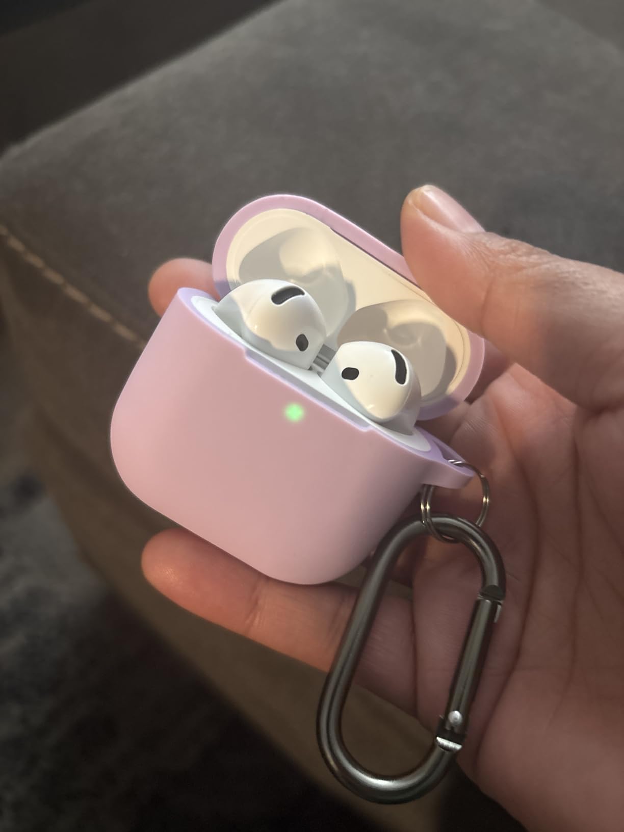 Apple AirPods 4 Wireless Earbuds, Bluetooth Headphones, Personalized Spatial Audio, Sweat and Water Resistant, USB-C Charging Case, H2 Chip, Up to 30 Hours of Battery Life, Effortless Setup for iPhone Customer Review Apple AirPods 4 Wireless Earbuds, Bluetooth Headphones, Personalized Spatial Audio, Sweat and Water Resistant, USB-C Charging Case, H2 Chip, Up to 30 Hours of Battery Life, Effortless Setup for iPhone - Customer Photo 3