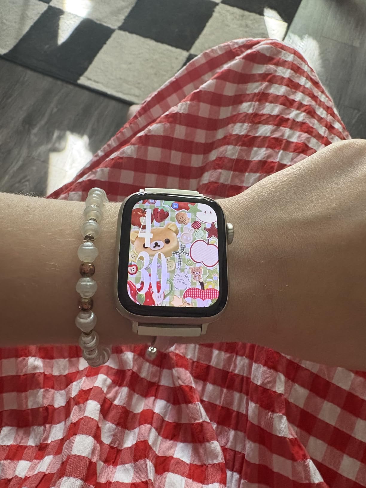 Apple Watch SE (2nd Gen) [GPS 44mm] Smartwatch with Midnight Aluminum Case with Midnight Sport Band M/L. Fitness and Sleep Trackers, Crash Detection, Heart Rate Monitor, Retina Display - Customer Photo 2
