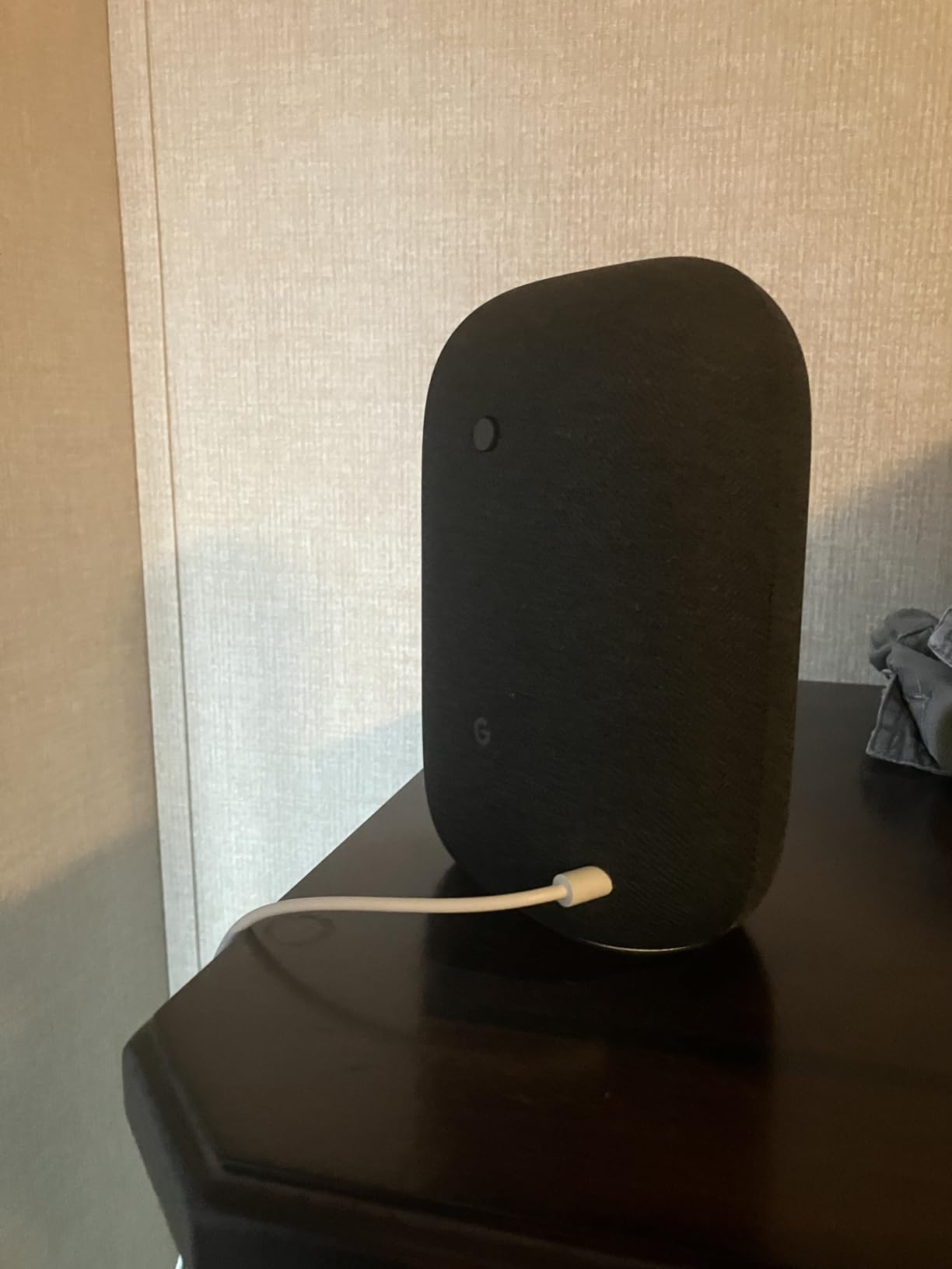 Google Audio Bluetooth Speaker - Wireless Music Streaming, Powerful Sound, Assistant Built-in, Wi-Fi and Bluetooth Connectivity, Smart Home Control, Stereo Pairing (Charcoal) Customer Review Google Audio Bluetooth Speaker - Wireless Music Streaming, Powerful Sound, Assistant Built-in, Wi-Fi and Bluetooth Connectivity, Smart Home Control, Stereo Pairing (Charcoal) - Customer Photo 4