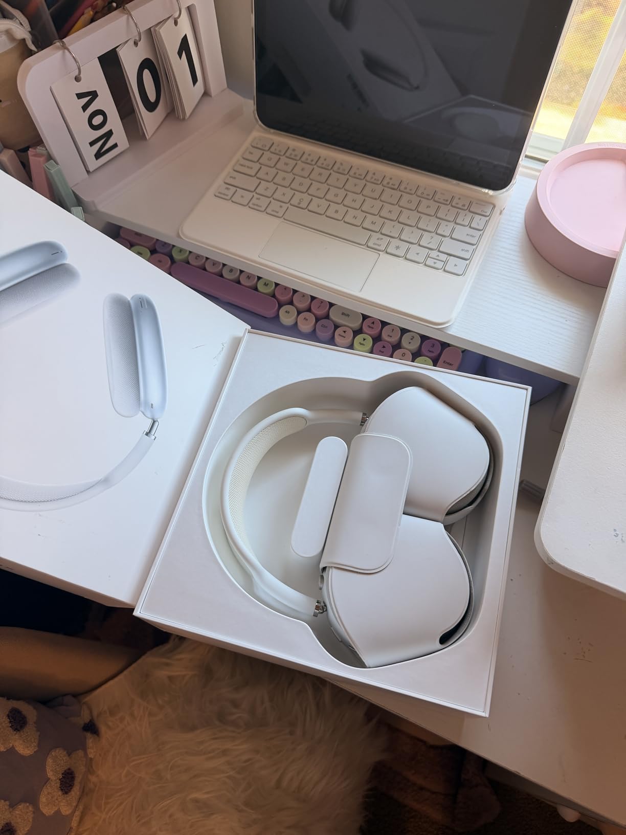Apple AirPods Max - Midnight (Renewed) - Customer Photo 2