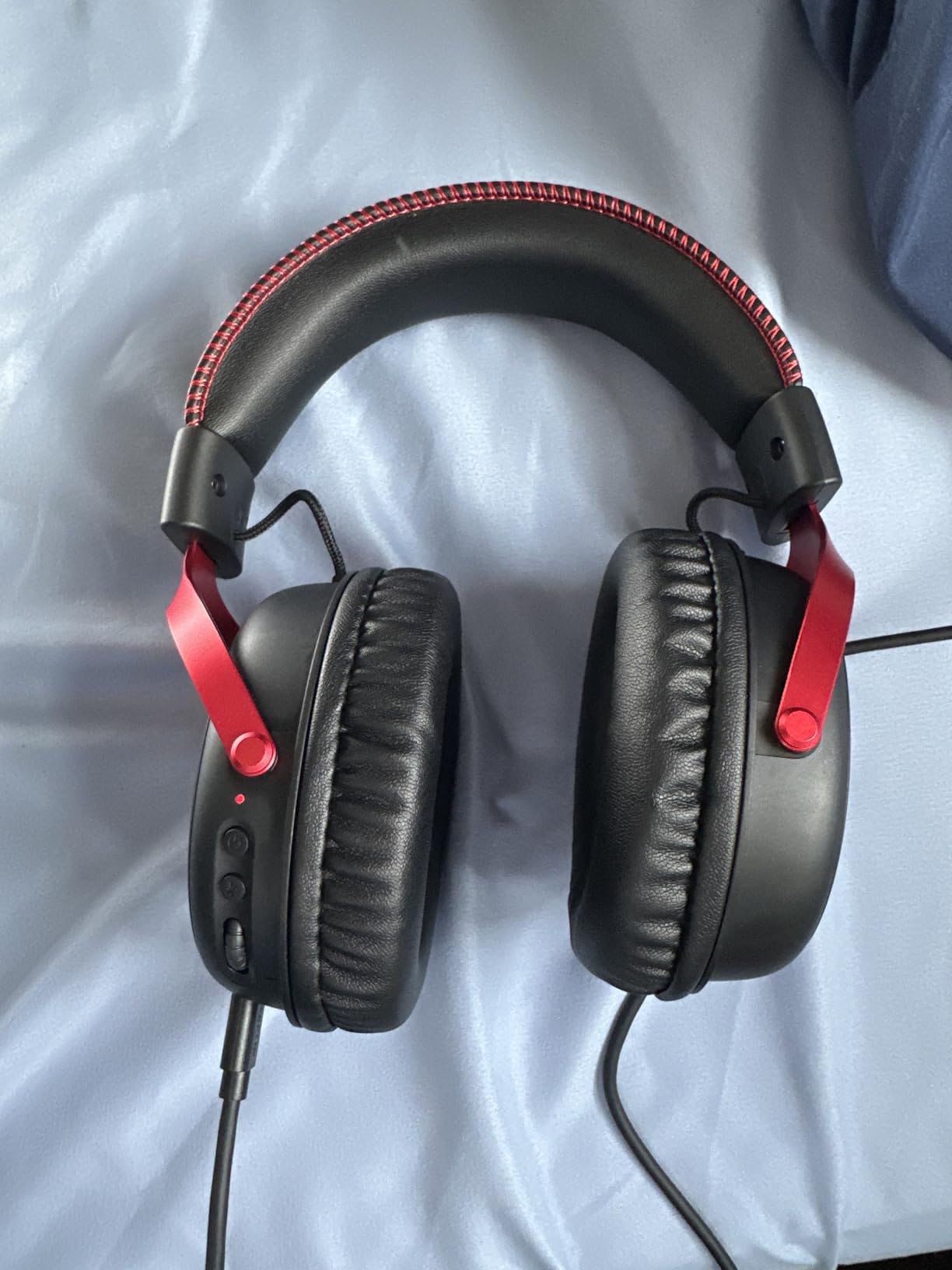 MCHOSE V9 Wireless Gaming Headset 7.1 Surround Sound for PS5 PS4 PC SWITCH TOPSPEED Gaming Headphones with Noise Canceling Mic, 125Hr Battery, Low 15ms Latency, Lightweight, BT 5.3 FPS Games Black&Red Customer Review MCHOSE V9 Wireless Gaming Headset 7.1 Surround Sound for PS5 PS4 PC SWITCH TOPSPEED Gaming Headphones with Noise Canceling Mic, 125Hr Battery, Low 15ms Latency, Lightweight, BT 5.3 FPS Games Black&Red - Customer Photo 2