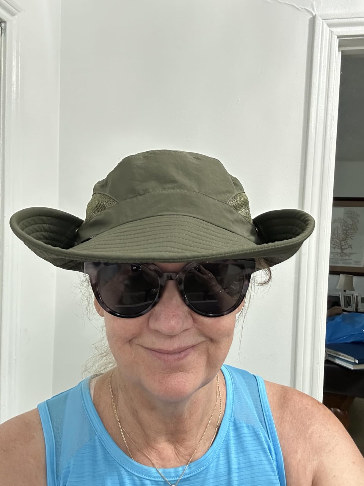 Womens Sun Hat with Ponytail Hole Beach Hiking Summer Wide Brim UPF 80+ Outdoor Protection Foldable Bucket Hat Customer Review Womens Sun Hat with Ponytail Hole Beach Hiking Summer Wide Brim UPF 80+ Outdoor Protection Foldable Bucket Hat - Customer Photo 4