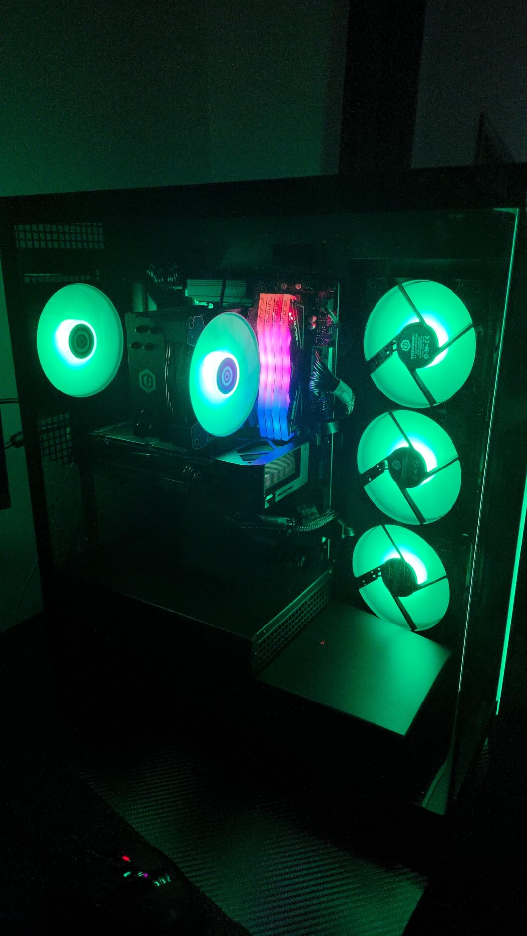 CyberPowerPC Gamer Master Gaming PC, AMD Ryzen 7 8700F 4.1GHz, GeForce RTX 5060 Ti 8GB, 16GB DDR5, 1TB PCIe 4.0 SSD, WiFi Ready & Windows 11 Home (GMA2900A2) Customer Review CyberPowerPC Gamer Master Gaming PC, AMD Ryzen 7 8700F 4.1GHz, GeForce RTX 5060 Ti 8GB, 16GB DDR5, 1TB PCIe 4.0 SSD, WiFi Ready & Windows 11 Home (GMA2900A2) - Customer Photo 1