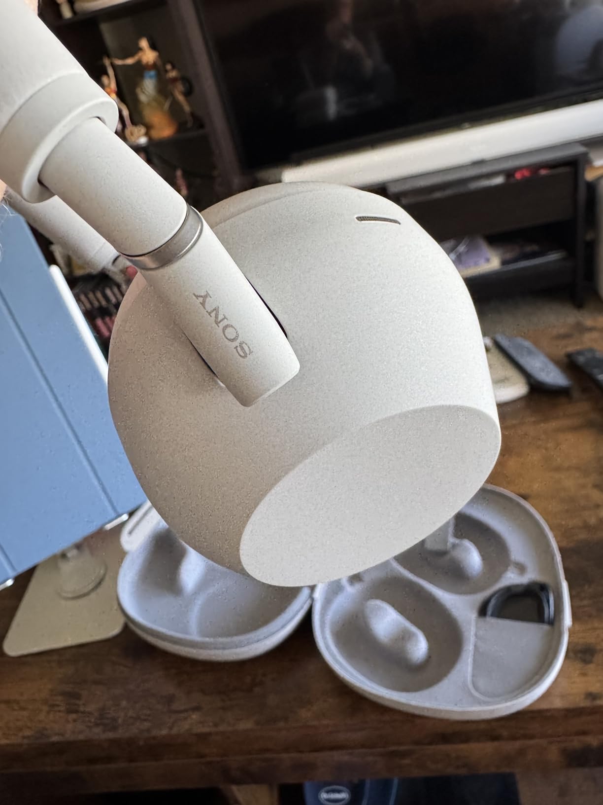 Sony WH-1000XM6 The Best Noise Canceling Wireless Headphones, HD NC Processor QN3, 12 Microphones, Adaptive NC Optimizer, Mastered by Engineers, Studio-Quality, 30-Hour Battery, Black Customer Review Sony WH-1000XM6 The Best Noise Canceling Wireless Headphones, HD NC Processor QN3, 12 Microphones, Adaptive NC Optimizer, Mastered by Engineers, Studio-Quality, 30-Hour Battery, Black - Customer Photo 2