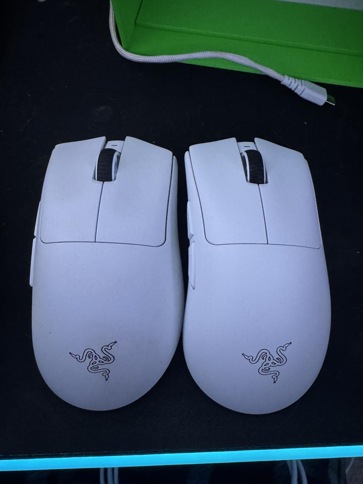 Razer DeathAdder V4 Pro Wireless Gaming Mouse: 56g Lightweight - HyperSpeed Wireless Gen-2 - Optical Scroll Wheel - Optical Switches Gen-4 - Focus Pro 45K Sensor Gen-2 - Up to 150 Hr Battery Customer Review Razer DeathAdder V4 Pro Wireless Gaming Mouse: 56g Lightweight - HyperSpeed Wireless Gen-2 - Optical Scroll Wheel - Optical Switches Gen-4 - Focus Pro 45K Sensor Gen-2 - Up to 150 Hr Battery - Customer Photo 5