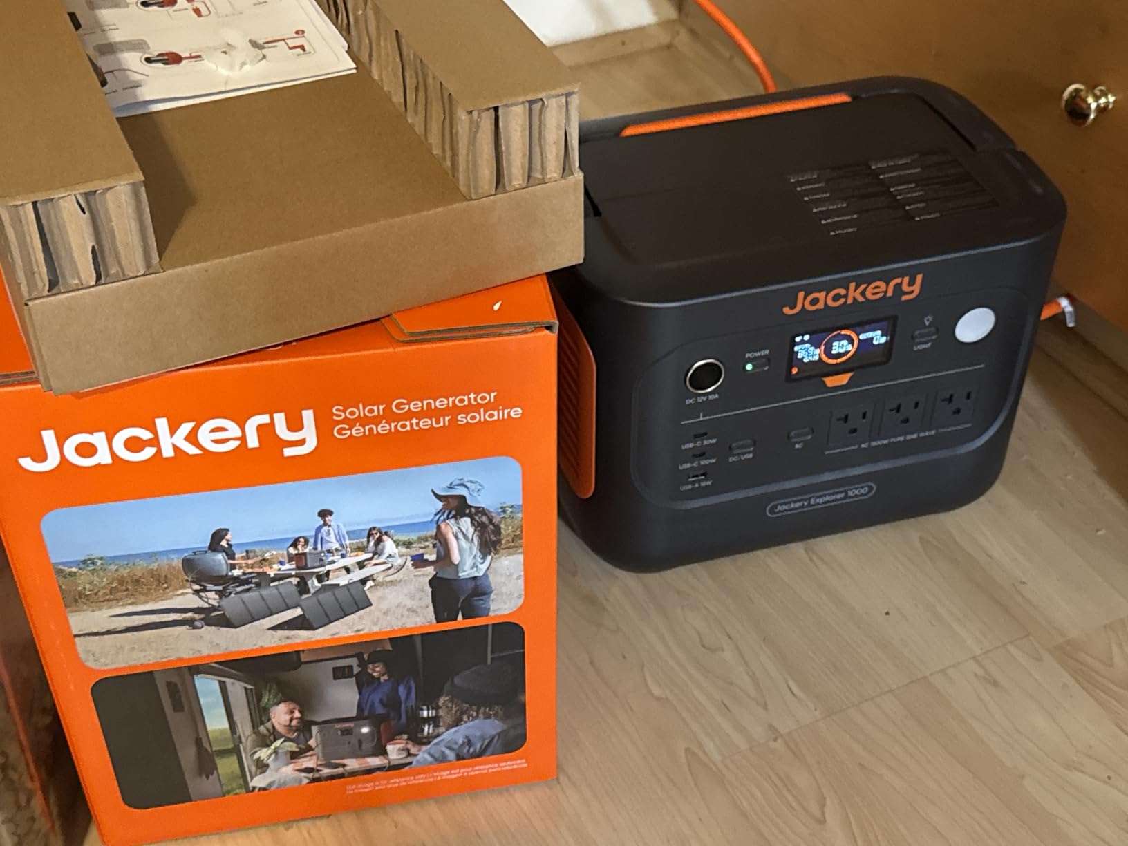 Jackery Explorer 1000 v2 Portable Power Station,1070Wh LiFePO4 Battery,1500W AC/100W USB-C Output, 1 Hr Fast Charge, Solar Generator for Camping,Emergency, RV, Off-Grid Living(AC Cable Included) - Customer Photo 1