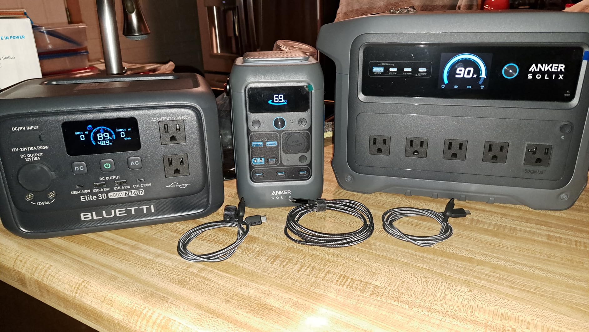 Anker SOLIX C1000 Gen 2 Portable Power Station, 2,000W (Peak 3,000W) Solar Generator, Full Charge in 49 Min, 1,024Wh LiFePO4 Battery for Home Backup, Power Outages, and Camping (Optional Solar Panel) - Customer Photo 4