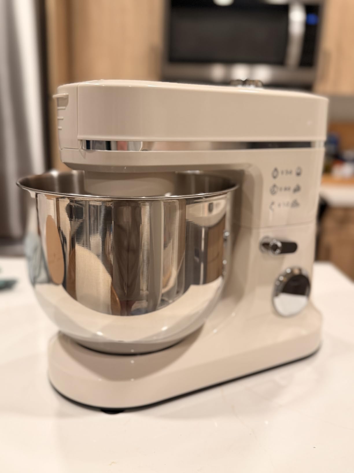 900W Stand Mixer 8 QT kitchen Dough mixers LED Touch Screen Adjustable Speed Electric Household Mixers With Bowl,Dough Hook,Whisk And Beater For Baking, Cake,Pizza And Most Home Cooks Customer Review 900W Stand Mixer 8 QT kitchen Dough mixers LED Touch Screen Adjustable Speed Electric Household Mixers With Bowl,Dough Hook,Whisk And Beater For Baking, Cake,Pizza And Most Home Cooks - Customer Photo 3