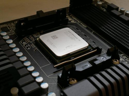 AMD Phenom II X4 965 AM3 3.4Ghz 512KB 45NM 125W 4000MHZ - Customer Photo 001