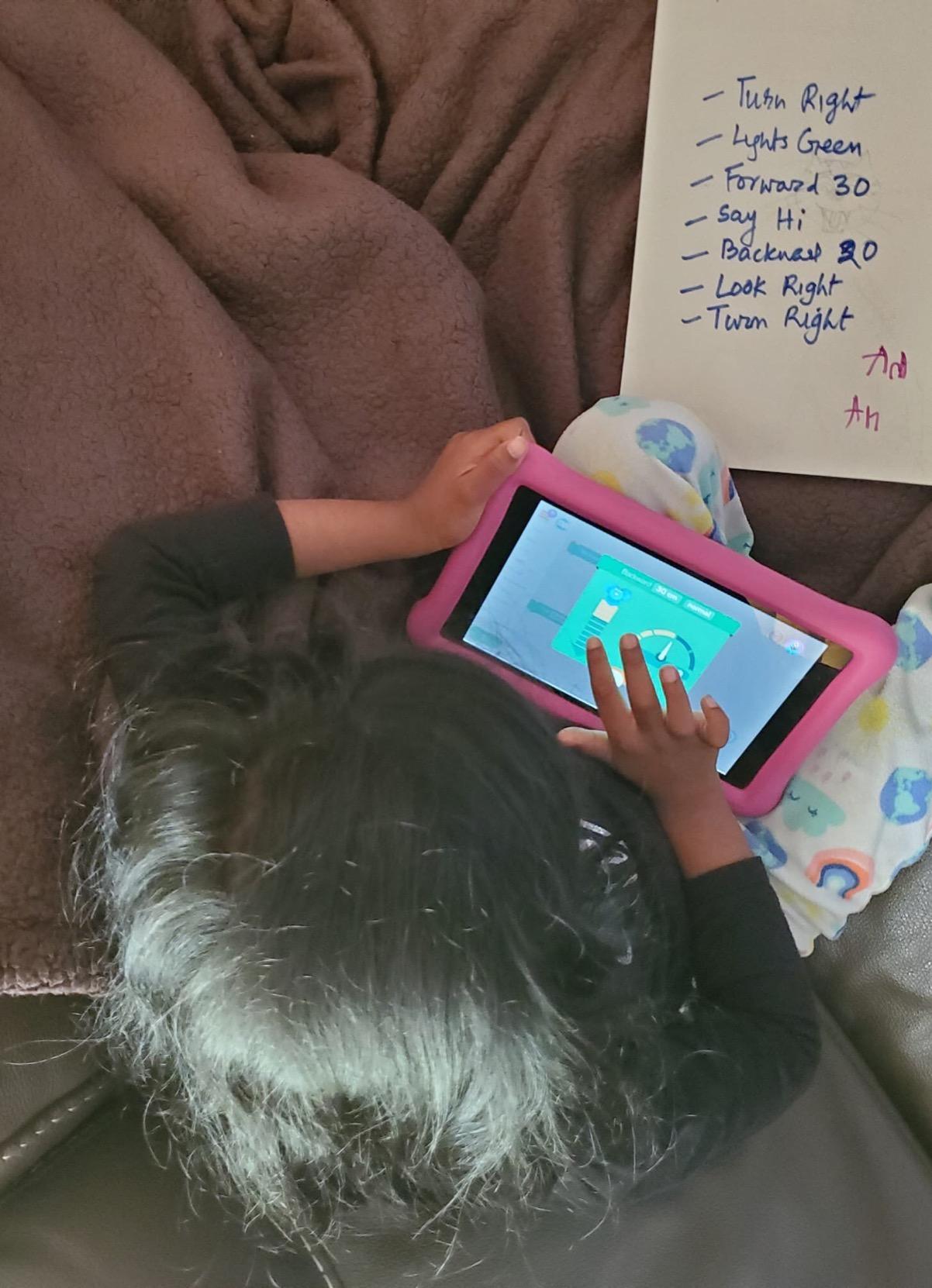 Wonder Workshop Dash Robot - Coding Robots for Kids 6+ - Voice Activated STEM Robot Toys - Interactive, Educational & Programmable Customer Review Wonder Workshop Dash Robot - Coding Robots for Kids 6+ - Voice Activated STEM Robot Toys - Interactive, Educational & Programmable - Customer Photo 1