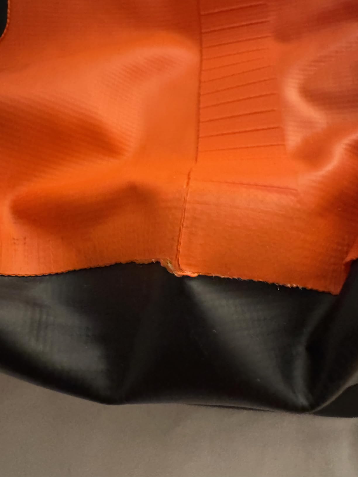 Earth Pak Waterproof Dry Bag - Roll Top Waterproof Backpack Sack Keeps Gear Dry for Kayak with Waterproof Phone Case Customer Review Earth Pak Waterproof Dry Bag - Roll Top Waterproof Backpack Sack Keeps Gear Dry for Kayak with Waterproof Phone Case - Customer Photo 2