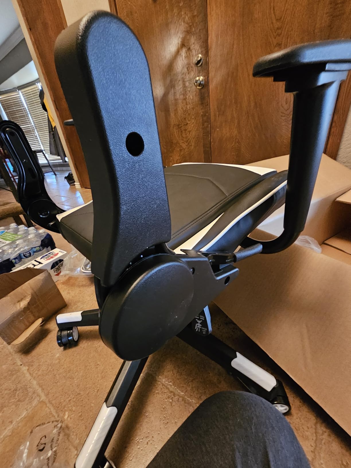 Homall Gaming Chair, Office Chair High Back Computer Chair Leather Desk Chair Racing Executive Ergonomic Adjustable Swivel Task Chair with Headrest and Lumbar Support (White) - Customer Photo 1