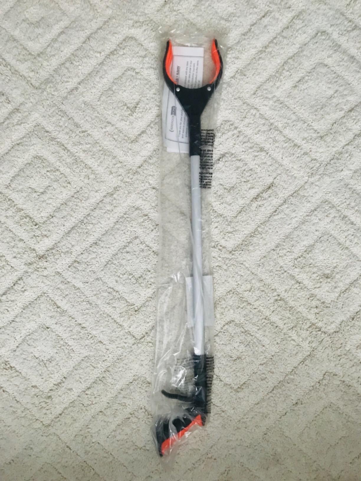 BirdRock Home Grabber Pick Up Tool with LED Light | 32 inch | Light Weight Aluminum Design | Reaching Aid | Articulating Rubber Head | Rubber Grip Customer Review BirdRock Home Grabber Pick Up Tool with LED Light | 32 inch | Light Weight Aluminum Design | Reaching Aid | Articulating Rubber Head | Rubber Grip - Customer Photo 1