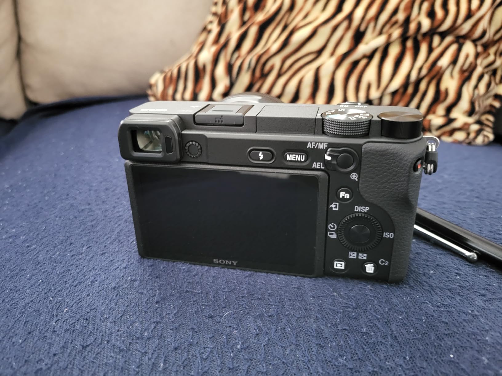 Sony Alpha a6400 Mirrorless Camera: Compact APS-C Interchangeable Lens Digital Camera with Real-Time Eye Auto Focus, 4K Video, Flip Screen & 16-50mm Lens - E Mount Compatible - ILCE-6400L/B, Black Customer Review Sony Alpha a6400 Mirrorless Camera: Compact APS-C Interchangeable Lens Digital Camera with Real-Time Eye Auto Focus, 4K Video, Flip Screen & 16-50mm Lens - E Mount Compatible - ILCE-6400L/B, Black - Customer Photo 2