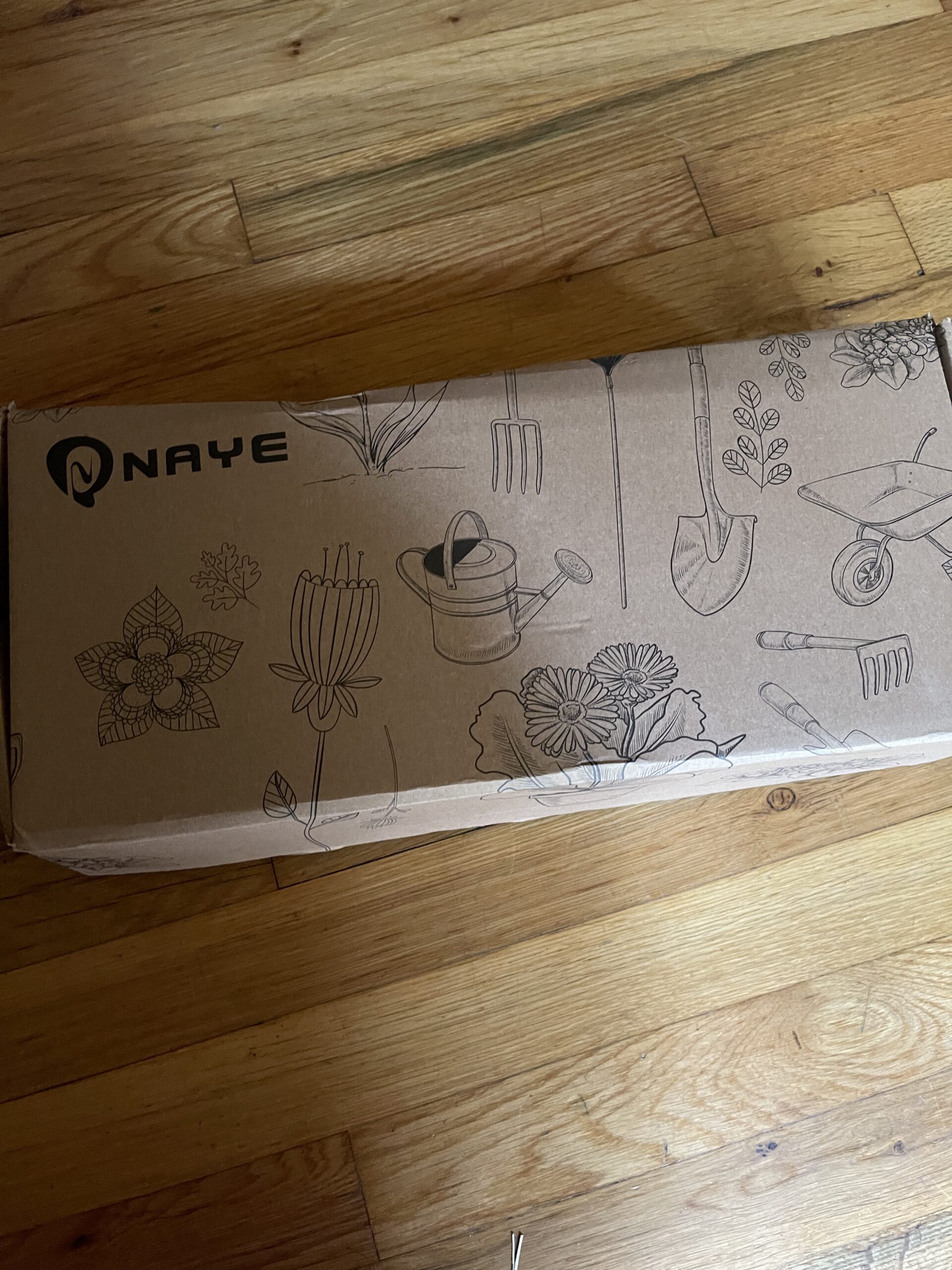 NAYE Garden Tool Set,Cute Gardening Gifts for Women,Birthday Gifts for Mom,Heavy Duty Tool Kit with Gloves,Garden Tote,Kneeling Pad,Hand Pruner,Trowel,Hand Rake,Weeder,Fork,Transplanter,Multicolor Customer Review NAYE Garden Tool Set,Cute Gardening Gifts for Women,Birthday Gifts for Mom,Heavy Duty Tool Kit with Gloves,Garden Tote,Kneeling Pad,Hand Pruner,Trowel,Hand Rake,Weeder,Fork,Transplanter,Multicolor - Customer Photo 2