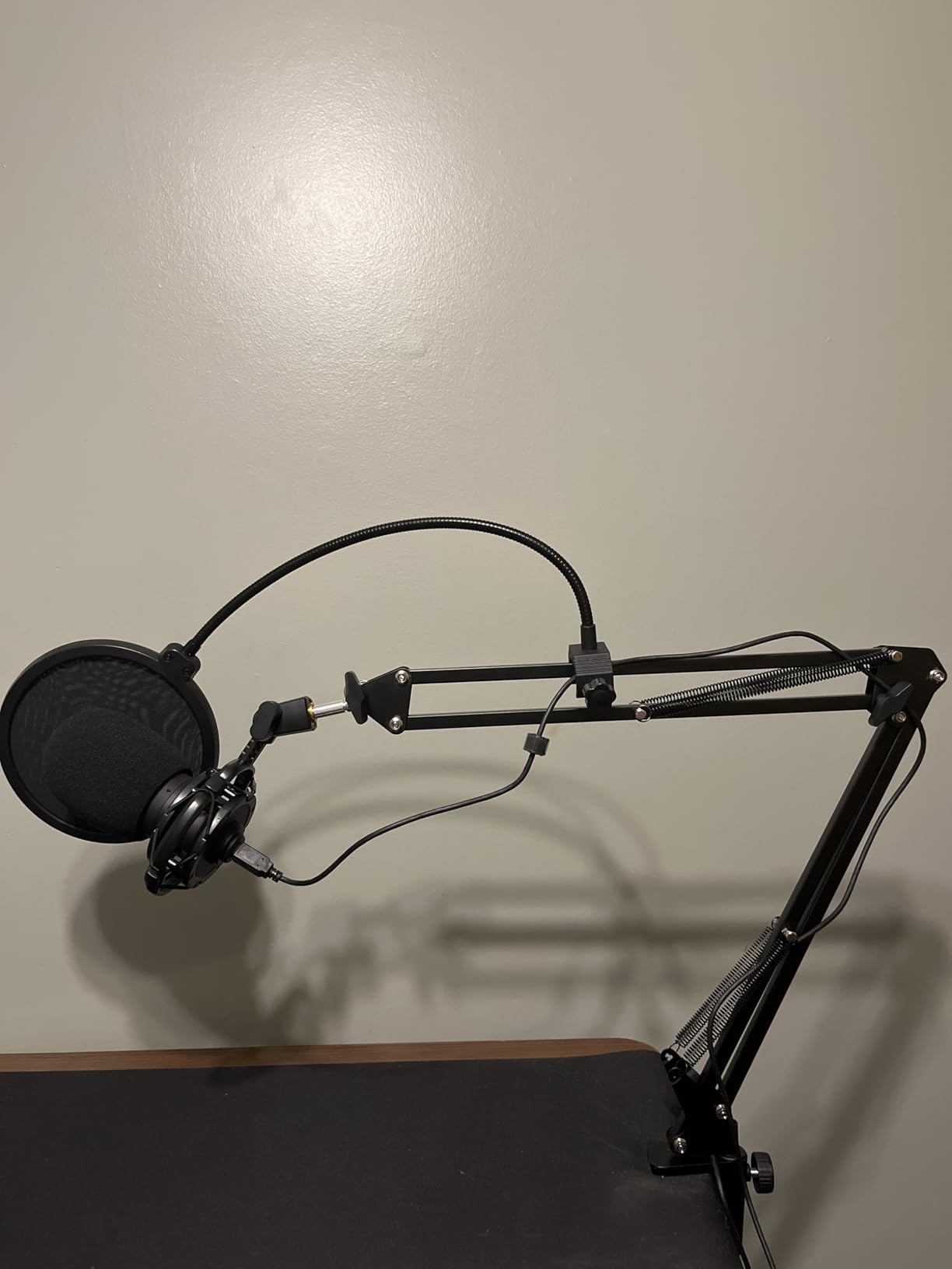 FIFINE Studio Condenser USB Microphone Computer PC Microphone Kit with Adjustable Boom Arm Stand Shock Mount for Instruments Voice Overs Recording Podcasting YouTube Vocal Gaming Streaming-T669 - Customer Photo 002