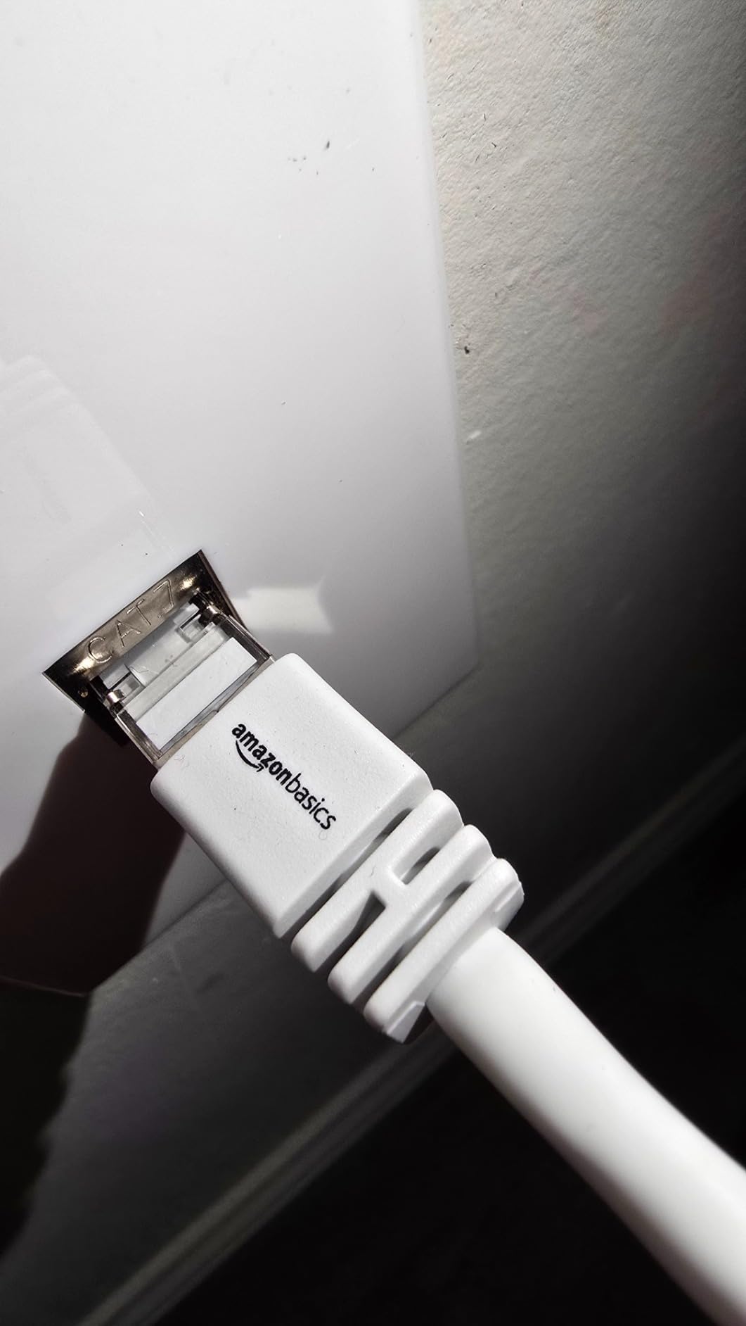 Amazon Basics RJ45 Cat 7 Ethernet Patch Cable, 10Gpbs High-Speed Cable, 600MHz, Double-Shielded, 10 Foot, White Customer Review Amazon Basics RJ45 Cat 7 Ethernet Patch Cable, 10Gpbs High-Speed Cable, 600MHz, Double-Shielded, 10 Foot, White - Customer Photo 1