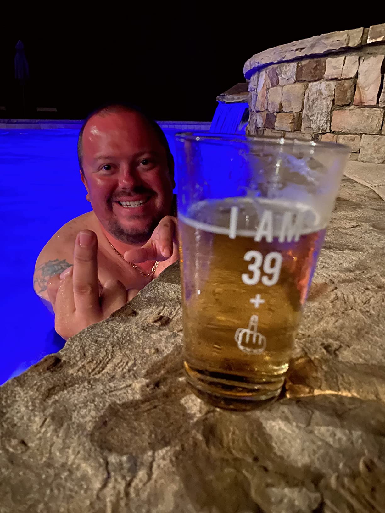 Gelid 39 + One Middle Finger 40th Birthday Gifts for Men Women Beer Glass – Funny 40 Year Old Presents - 16 oz Pint Party Decorations Supplies - Craft Beers Gift Ideas for Dad Mom Husband Wife 40 th Customer Review Gelid 39 + One Middle Finger 40th Birthday Gifts for Men Women Beer Glass – Funny 40 Year Old Presents - 16 oz Pint Party Decorations Supplies - Craft Beers Gift Ideas for Dad Mom Husband Wife 40 th - Customer Photo 1