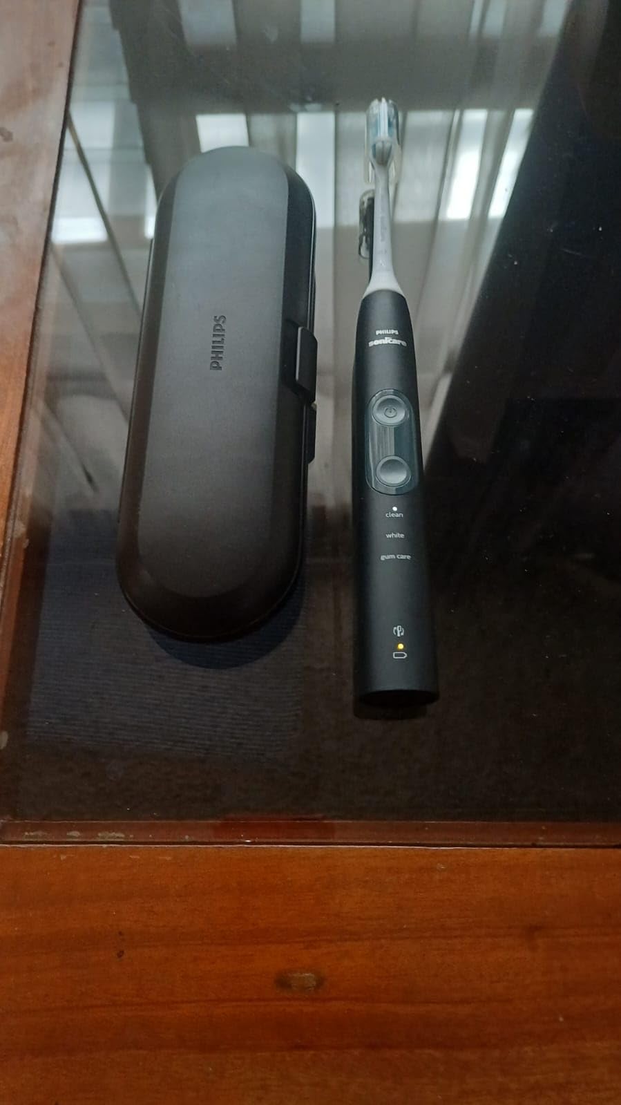 Philips Sonicare ProtectiveClean 5300 Rechargeable Electric Toothbrush, with Pressure Sensor, 3 Cleaning Modes, SmarTimer and QuadPacer, with 2 Bonus Brush Heads, Travel Case, Black, Model HX6423/34 Customer Review Philips Sonicare ProtectiveClean 5300 Rechargeable Electric Toothbrush, with Pressure Sensor, 3 Cleaning Modes, SmarTimer and QuadPacer, with 2 Bonus Brush Heads, Travel Case, Black, Model HX6423/34 - Customer Photo 1