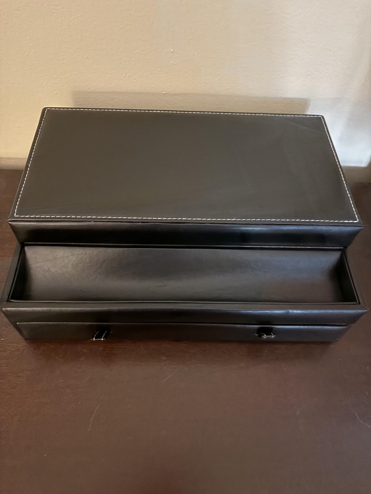 Juvale Mens Jewelry Box Organizer and Holder - Black Watch Box with Leather Valet Tray for Home Improvement - 12.6 x 9 x 4 In - Mens Jewelry Organizer Customer Review Juvale Mens Jewelry Box Organizer and Holder - Black Watch Box with Leather Valet Tray for Home Improvement - 12.6 x 9 x 4 In - Mens Jewelry Organizer - Customer Photo 2