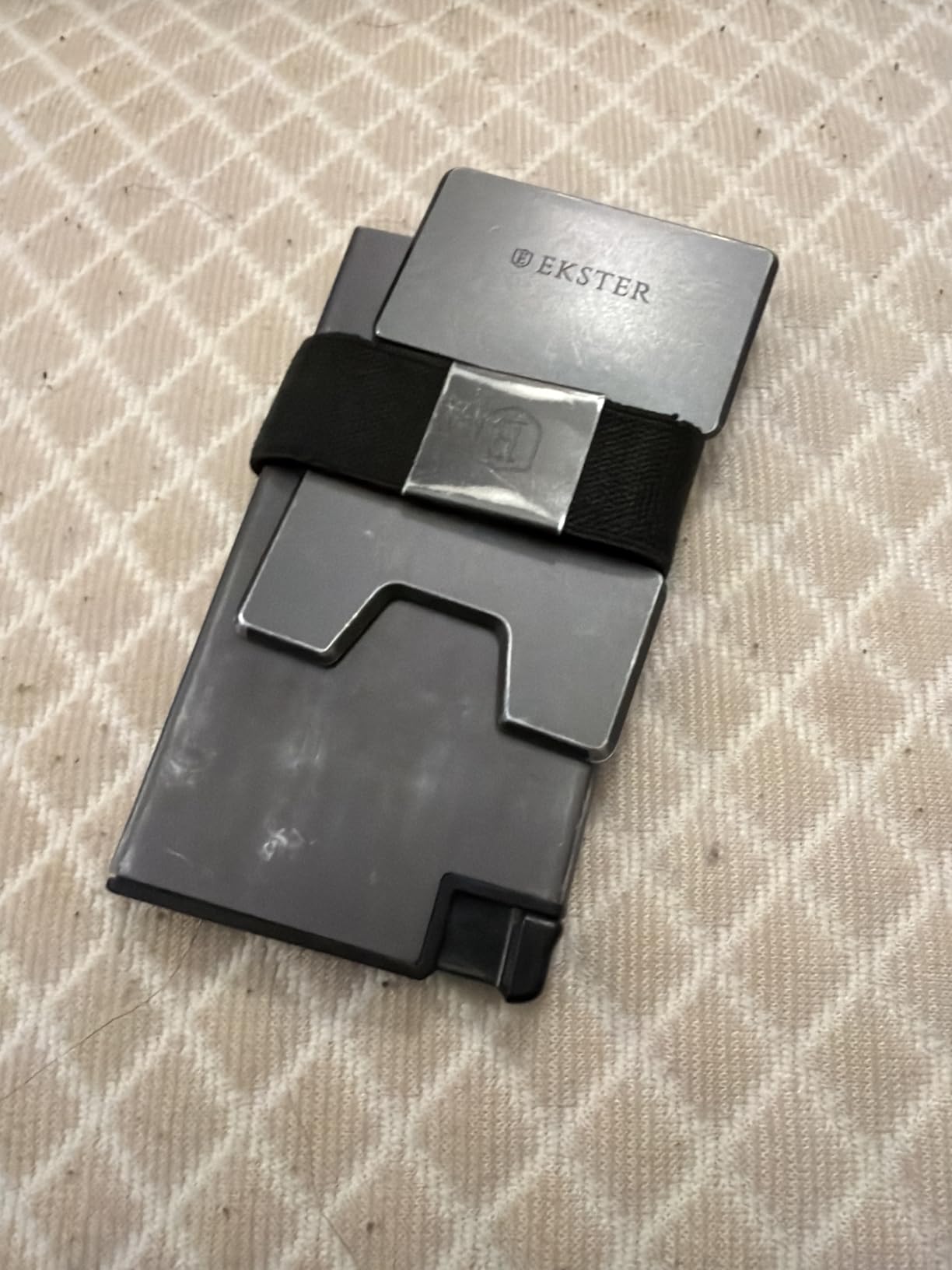Ekster Aluminum Cardholder Wallet for Men | Metal Wallets with RFID Blocking Layer | Slim & Minimalist Aluminum Wallet with Push Button for Quick Card Access Customer Review Ekster Aluminum Cardholder Wallet for Men | Metal Wallets with RFID Blocking Layer | Slim & Minimalist Aluminum Wallet with Push Button for Quick Card Access - Customer Photo 1