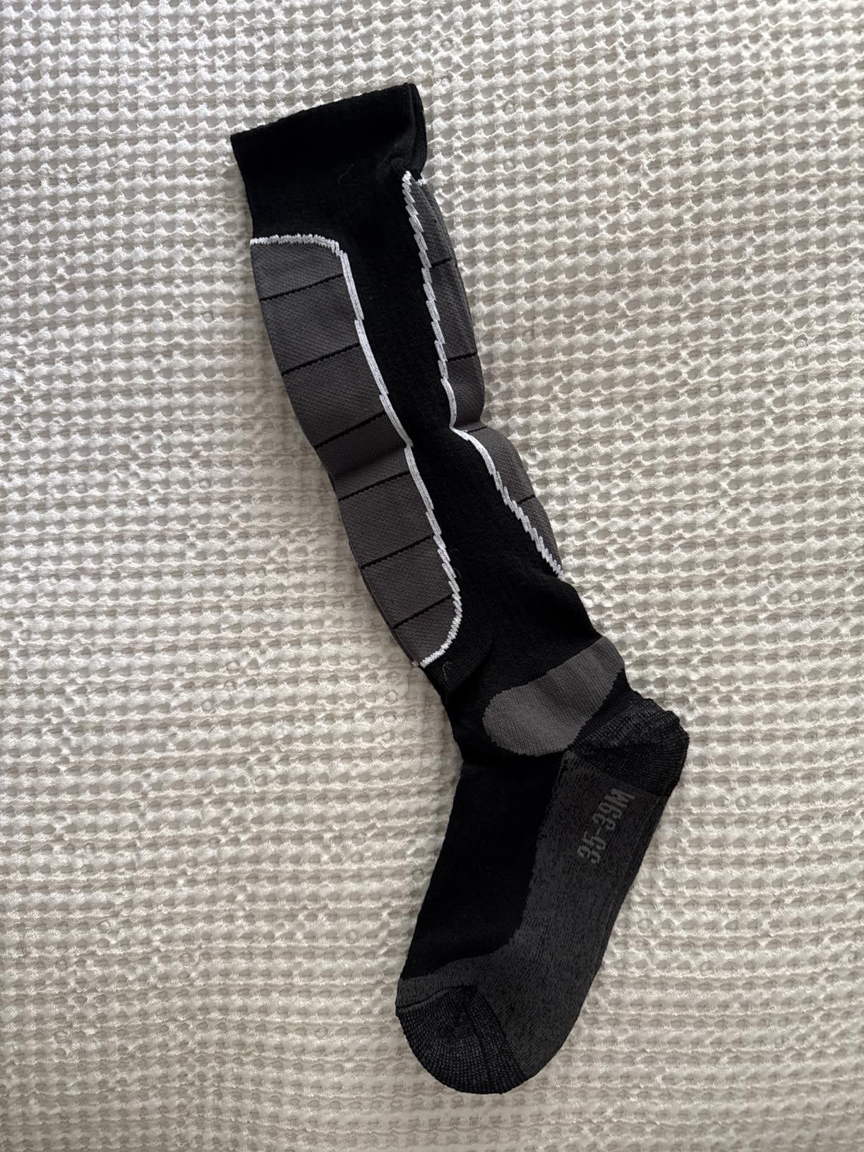 Hylaea Merino Wool Ski Socks, Cold Weather Socks for Snowboarding, Snow, Winter, Thermal Knee-high Warm Socks, Hunting Customer Review Hylaea Merino Wool Ski Socks, Cold Weather Socks for Snowboarding, Snow, Winter, Thermal Knee-high Warm Socks, Hunting - Customer Photo 2