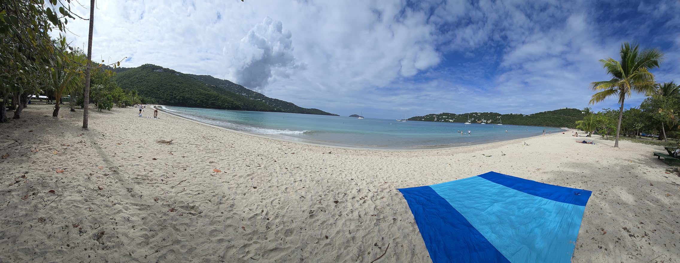 WEKAPO Beach Blanket Sandproof Waterproof, Extra Large Beach Mat, Oversized & Compact Sand Free Mat Quick Drying, Lightweight & Durable with Stakes & Corner Pockets Customer Review WEKAPO Beach Blanket Sandproof Waterproof, Extra Large Beach Mat, Oversized & Compact Sand Free Mat Quick Drying, Lightweight & Durable with Stakes & Corner Pockets - Customer Photo 1