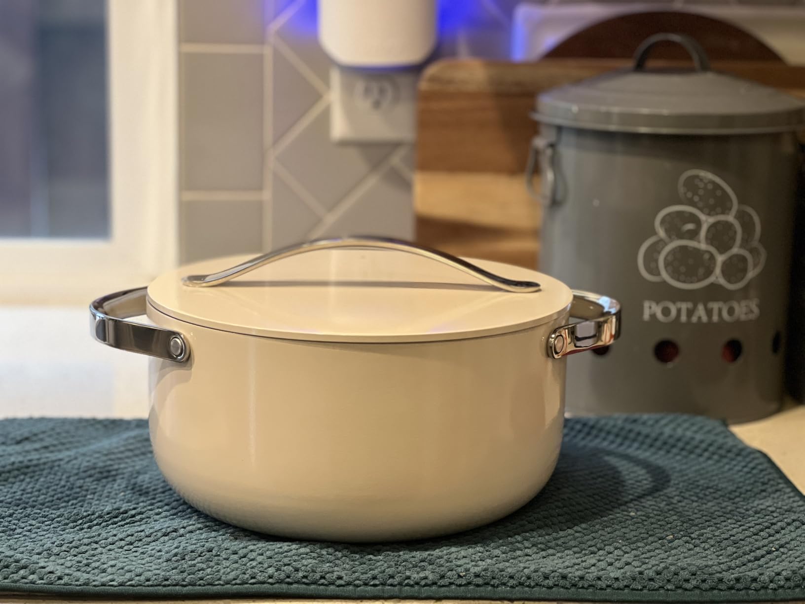 Caraway Nonstick Ceramic Dutch Oven Pot with Lid (6.5 qt, 10.5 Caraway Nonstick Ceramic Dutch Oven Pot with Lid (6.5 qt, 10.5