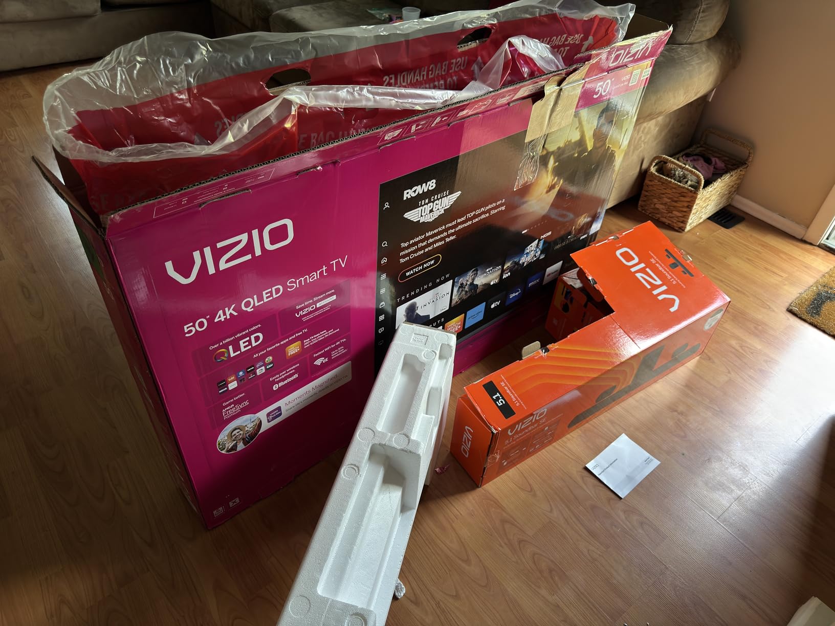 VIZIO 50-inch Quantum Pro 4K 120Hz QLED HDR10+ Smart TV with Dolby Vision, Active Full Array, 240Hz @ 1080p PC Gaming, WiFi 6E, Apple AirPlay, Chromecast Built-in, M50QXM-K01, 2023 Model Customer Review VIZIO 50-inch Quantum Pro 4K 120Hz QLED HDR10+ Smart TV with Dolby Vision, Active Full Array, 240Hz @ 1080p PC Gaming, WiFi 6E, Apple AirPlay, Chromecast Built-in, M50QXM-K01, 2023 Model - Customer Photo 002