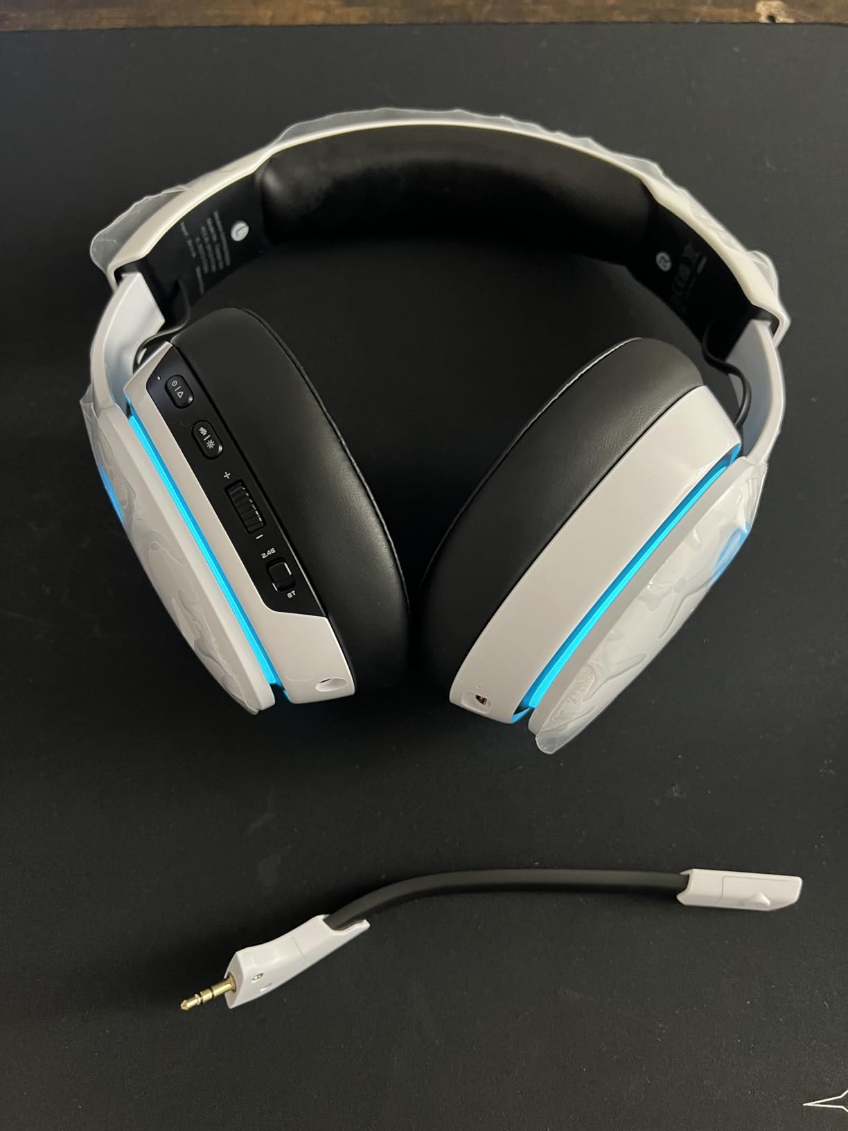 Gtheos 2.4GHz Wireless Gaming Headset for PS5, PS4 Fortnite & Call of Duty/FPS Gamers, PC, Nintendo Switch, Bluetooth 5.3 Gaming Headphones with Noise Canceling Mic, Stereo Sound, 40+Hr Battery -White Customer Review Gtheos 2.4GHz Wireless Gaming Headset for PS5, PS4 Fortnite & Call of Duty/FPS Gamers, PC, Nintendo Switch, Bluetooth 5.3 Gaming Headphones with Noise Canceling Mic, Stereo Sound, 40+Hr Battery -White - Customer Photo 1