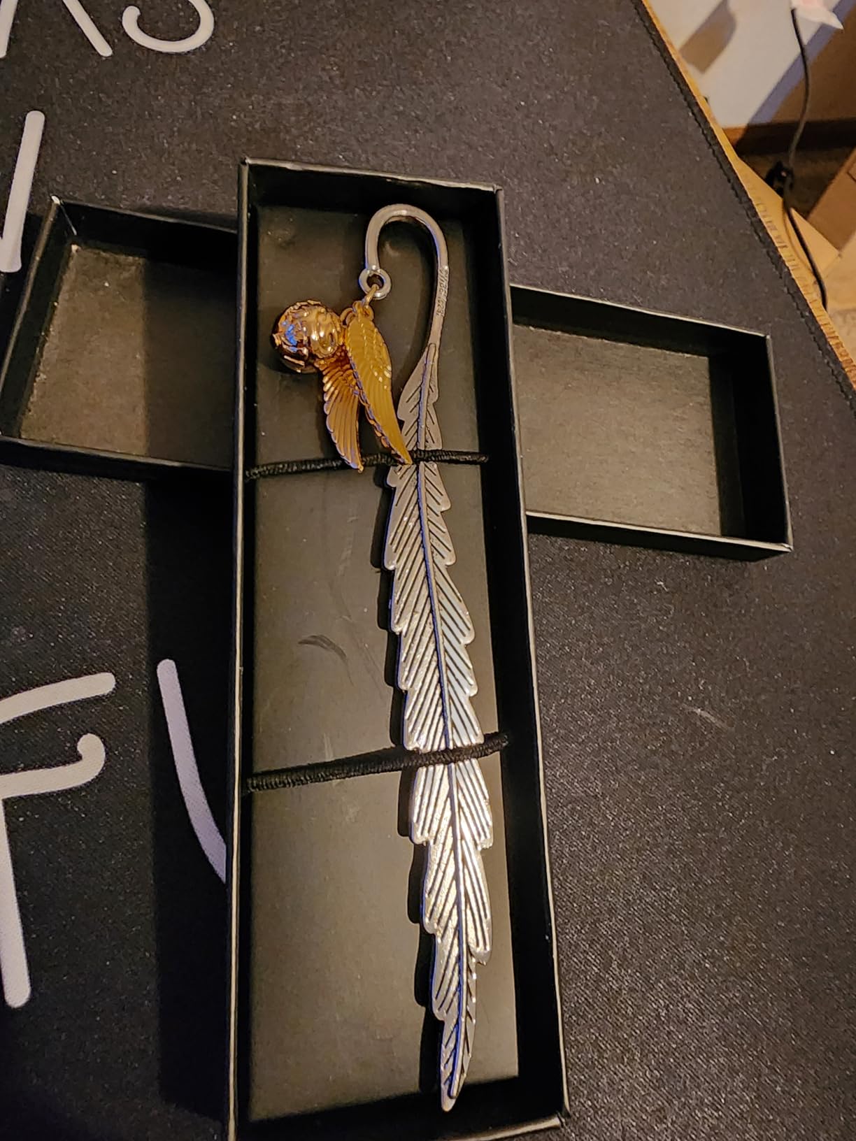 Harry Potter Metal Bookmark with Hanging Charm Golden Snitch Hogwarts Reading Gifts Book Lovers Gift Box (Golden Snitch) - Customer Photo 1