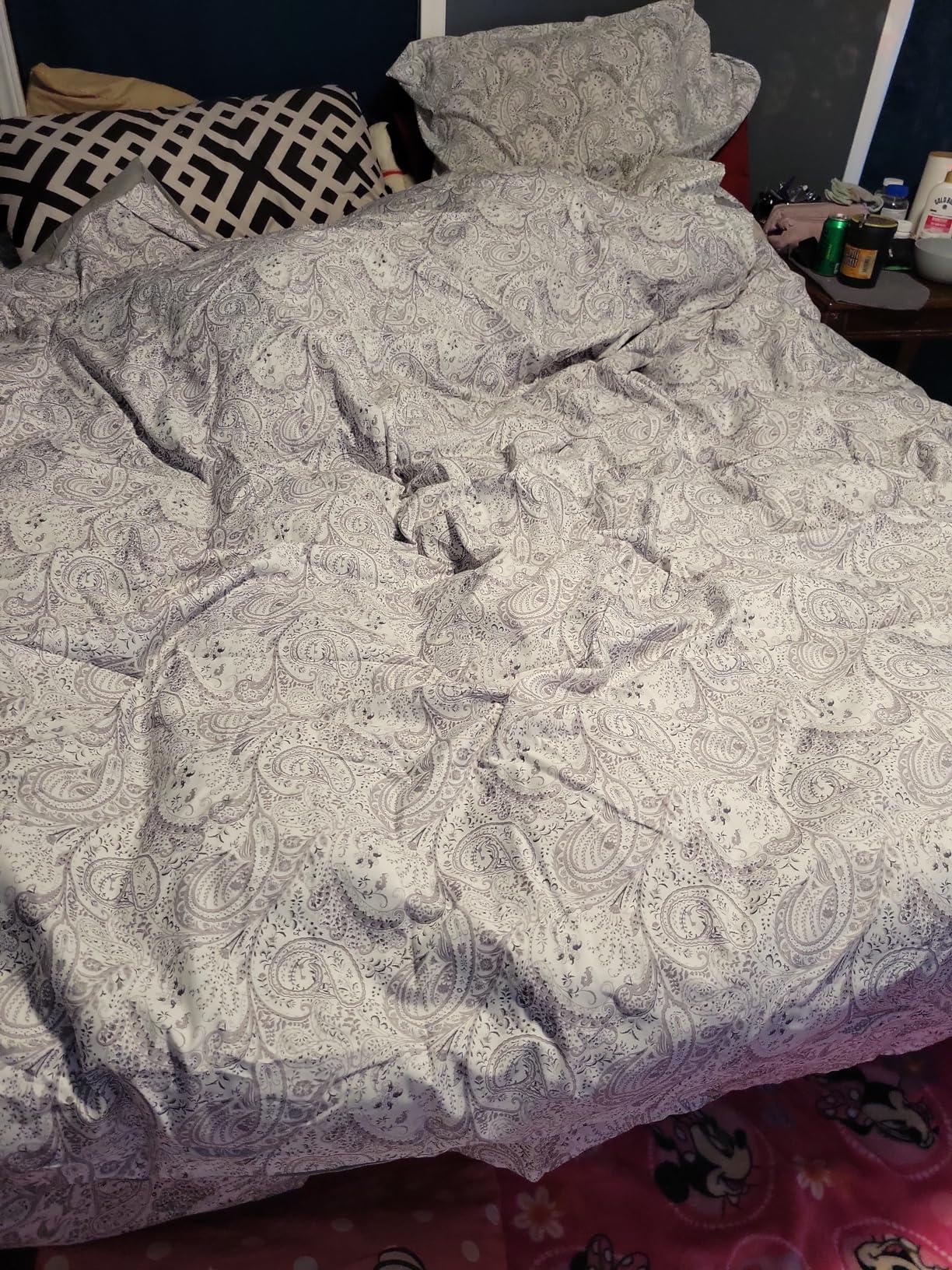 Mellanni Duvet Cover Set - 5 PC Iconic Collection Bedding Set - Hotel Luxury, Extra Soft & Cooling - Microfiber - Button Closure and Corner Ties (Oversized Queen, White) Customer Review Mellanni Duvet Cover Set - 5 PC Iconic Collection Bedding Set - Hotel Luxury, Extra Soft & Cooling - Microfiber - Button Closure and Corner Ties (Oversized Queen, White) - Customer Photo 1